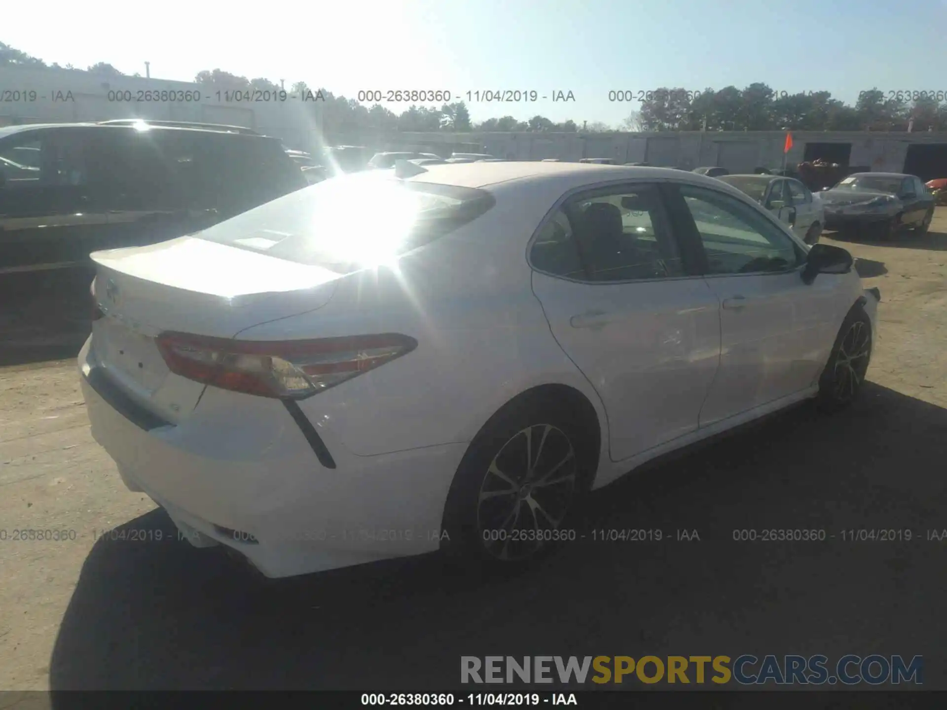 4 Photograph of a damaged car 4T1B11HKXKU737070 TOYOTA CAMRY 2019