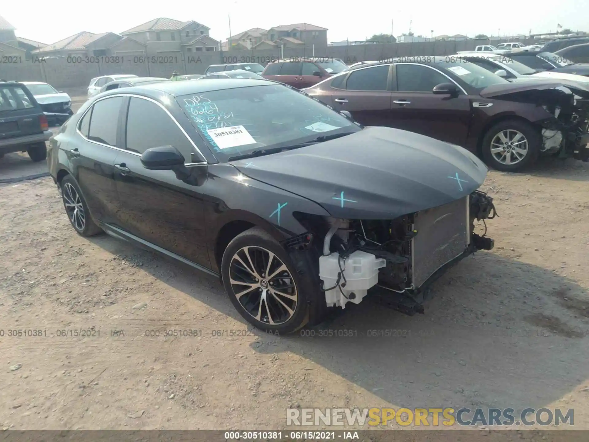 1 Photograph of a damaged car 4T1B11HKXKU737635 TOYOTA CAMRY 2019