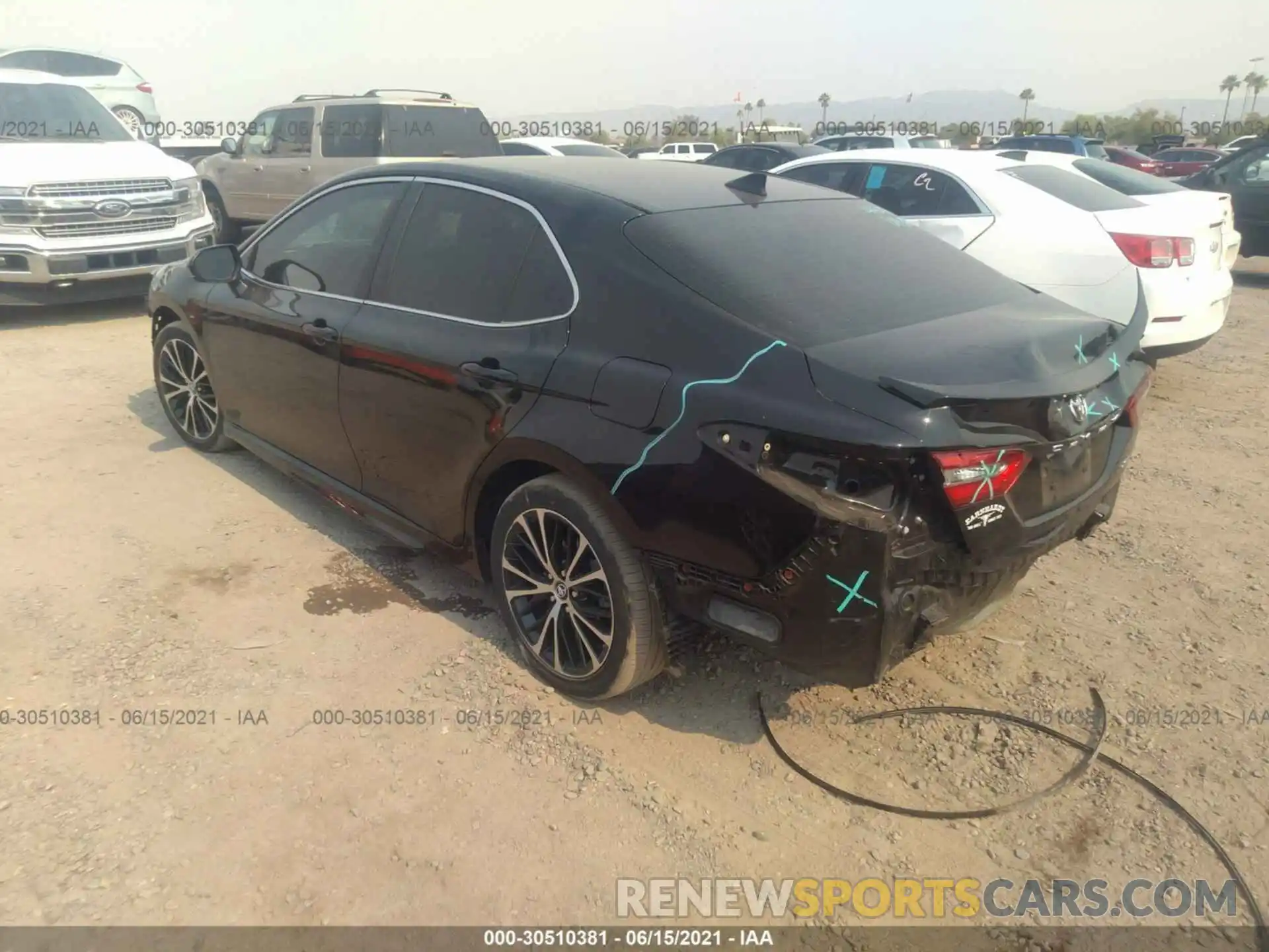 3 Photograph of a damaged car 4T1B11HKXKU737635 TOYOTA CAMRY 2019