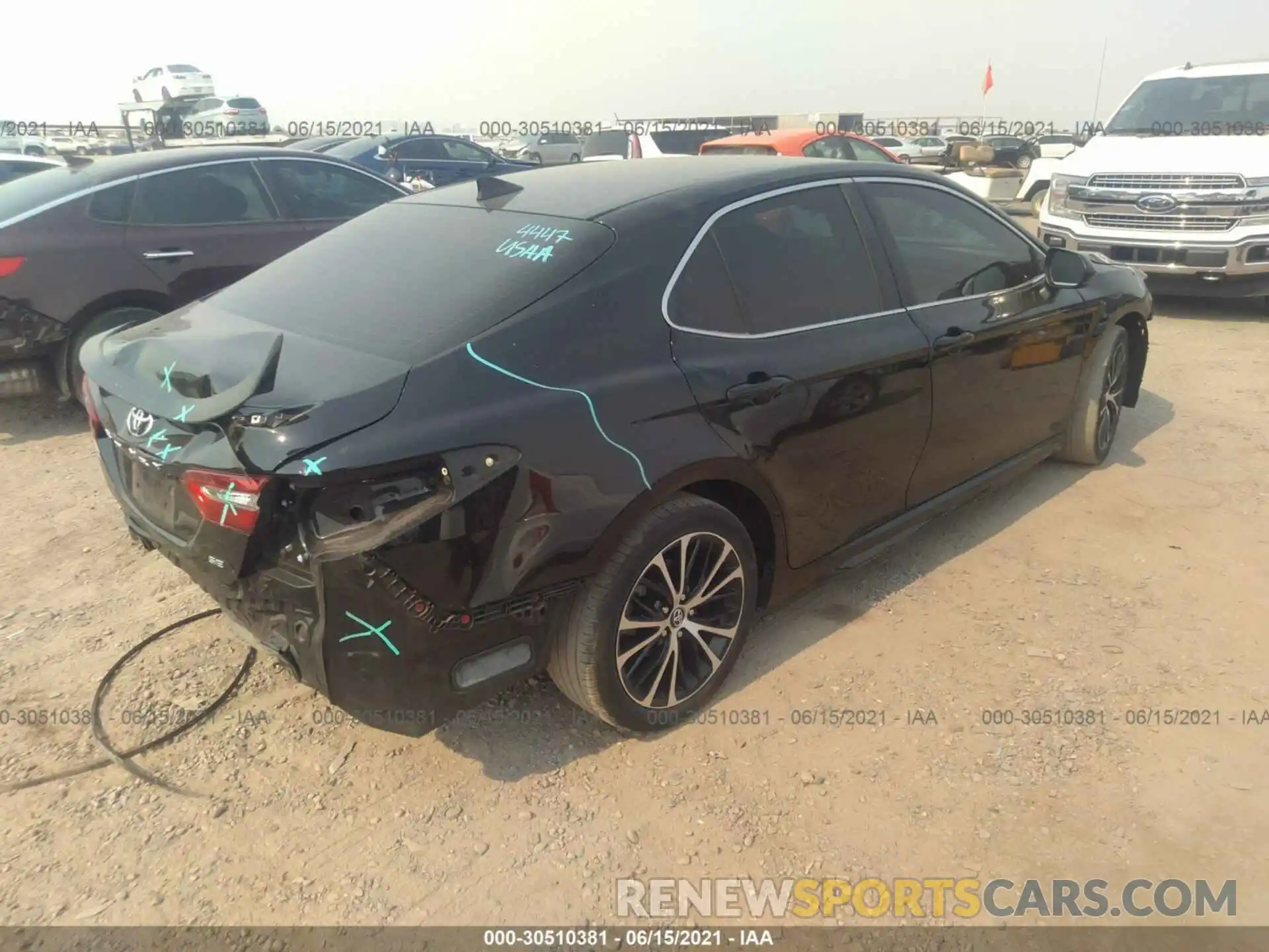 4 Photograph of a damaged car 4T1B11HKXKU737635 TOYOTA CAMRY 2019