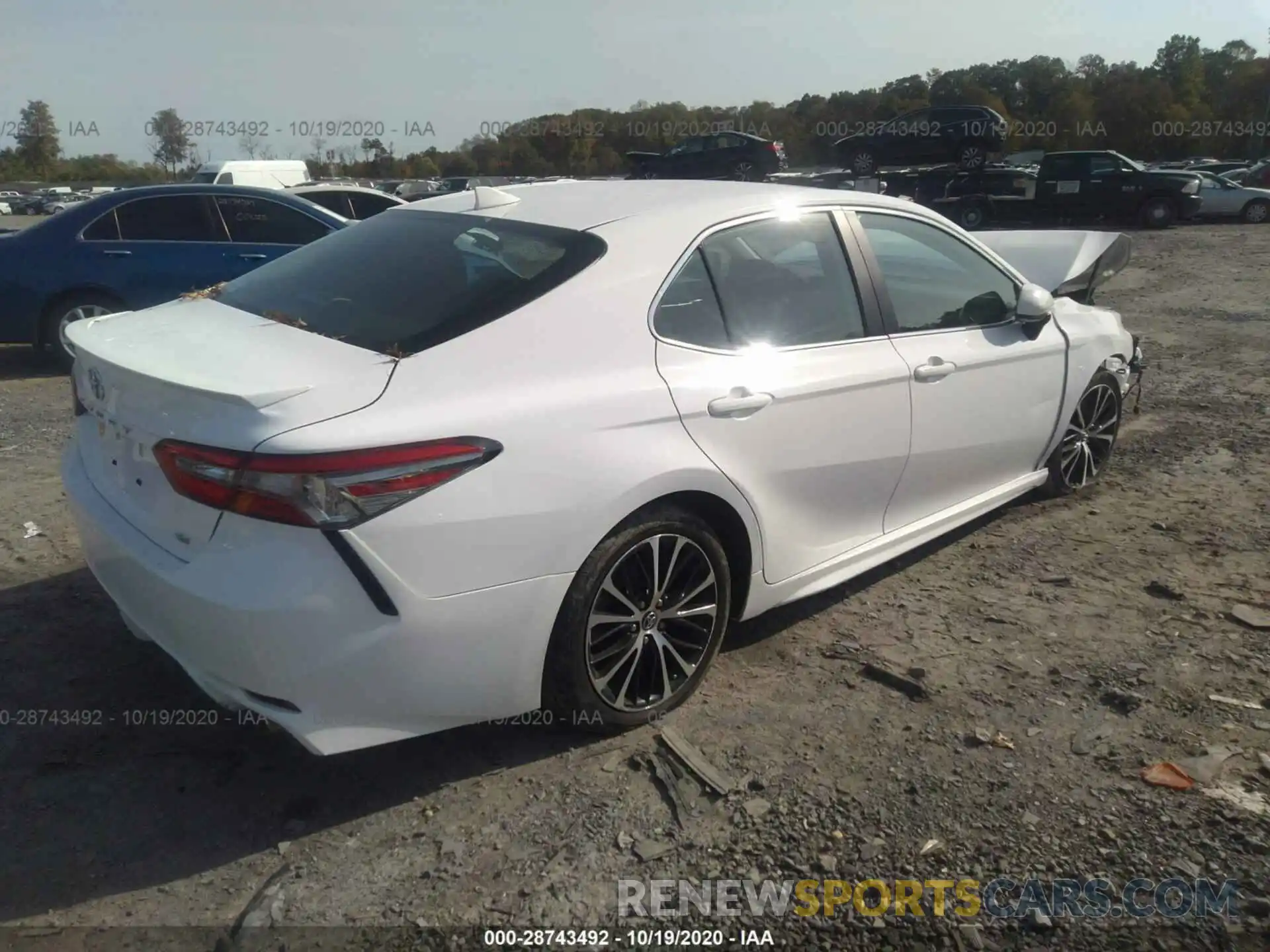 4 Photograph of a damaged car 4T1B11HKXKU738672 TOYOTA CAMRY 2019