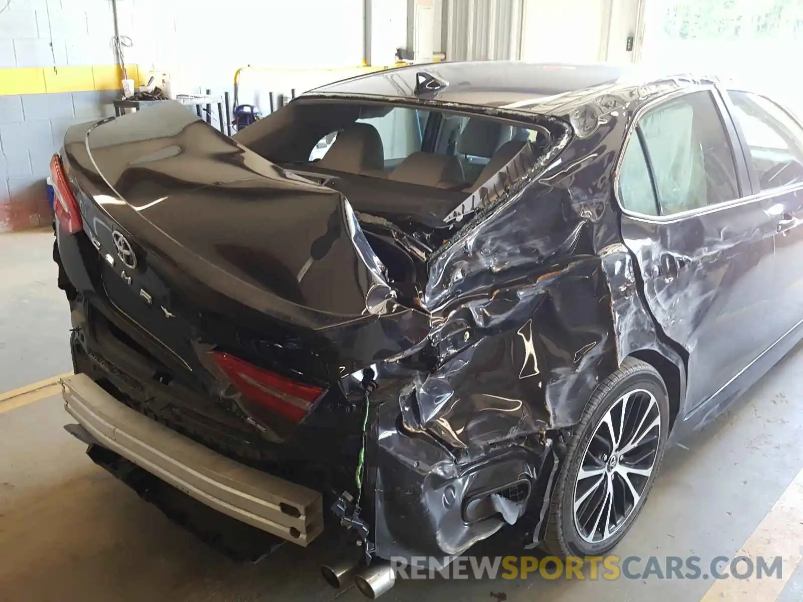 9 Photograph of a damaged car 4T1B11HKXKU738705 TOYOTA CAMRY 2019