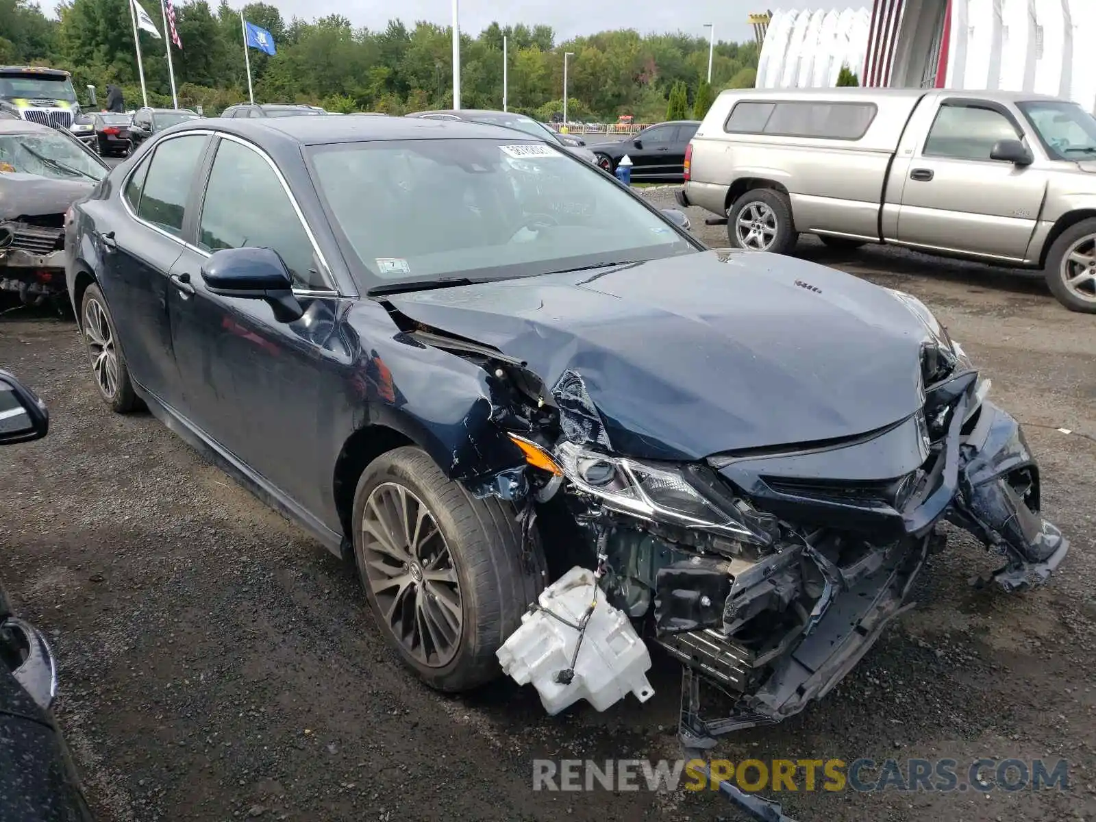 1 Photograph of a damaged car 4T1B11HKXKU738753 TOYOTA CAMRY 2019