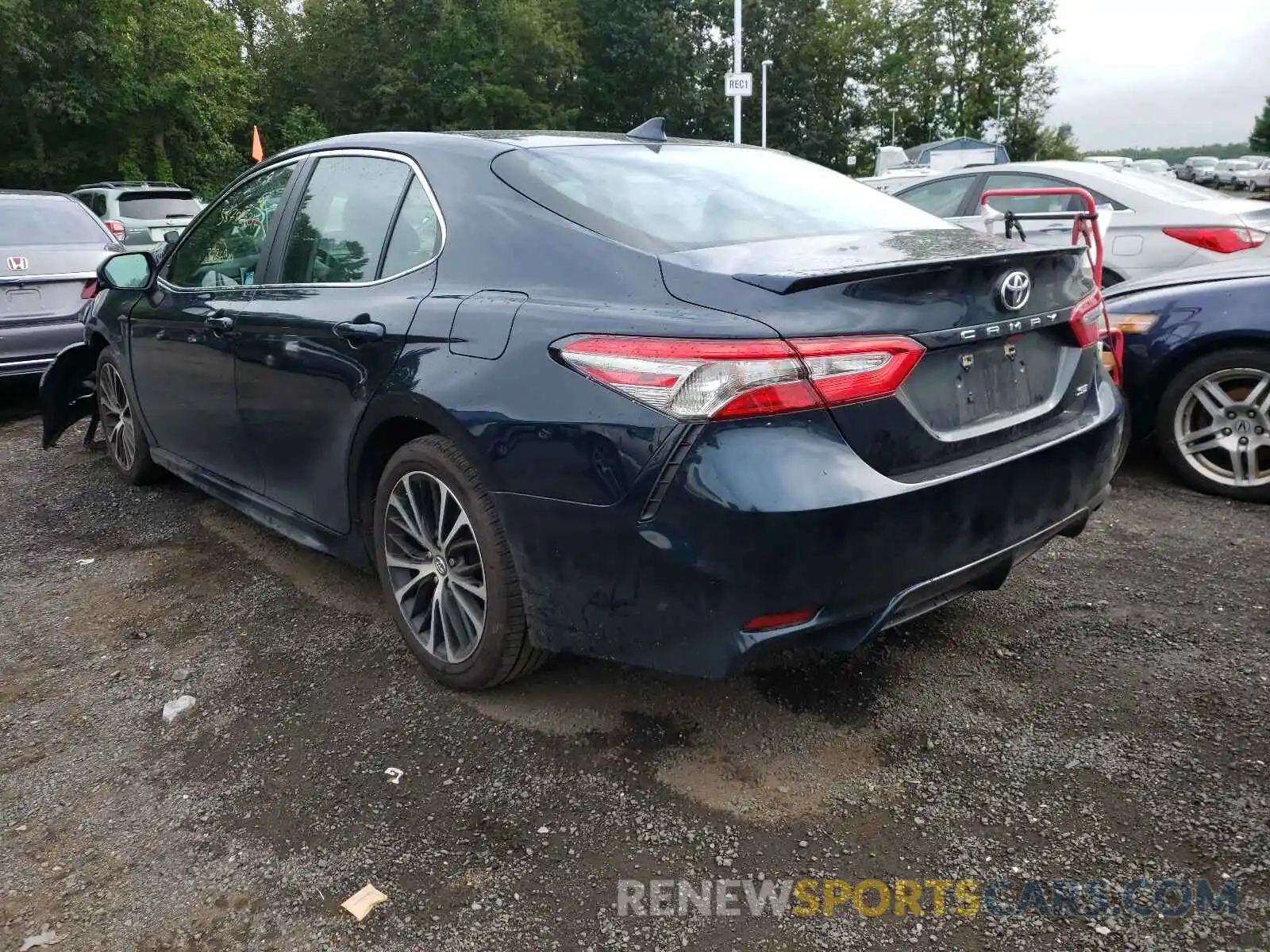 3 Photograph of a damaged car 4T1B11HKXKU738753 TOYOTA CAMRY 2019