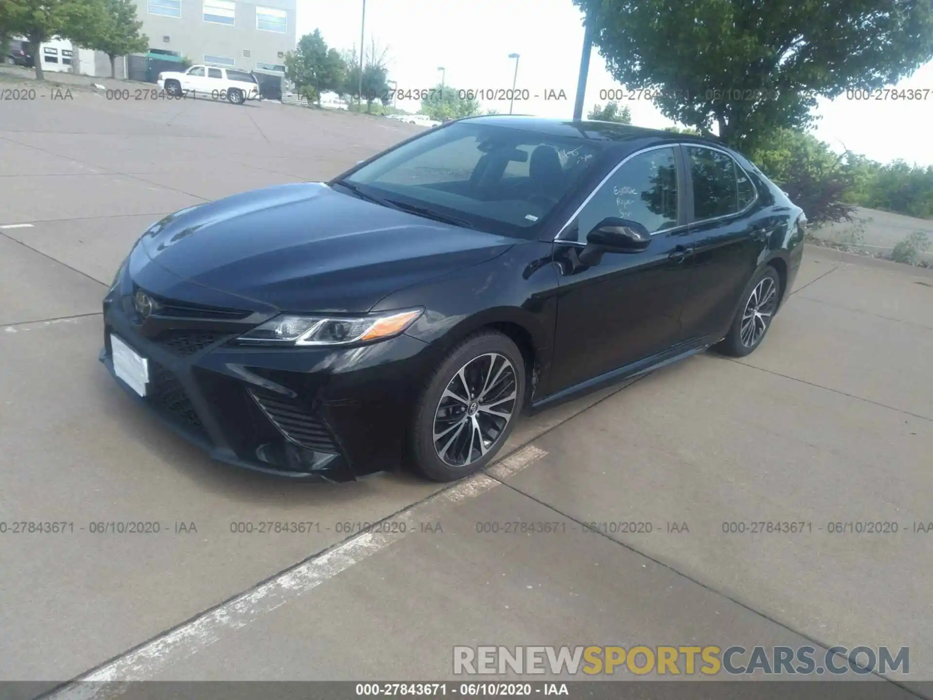 2 Photograph of a damaged car 4T1B11HKXKU739157 TOYOTA CAMRY 2019