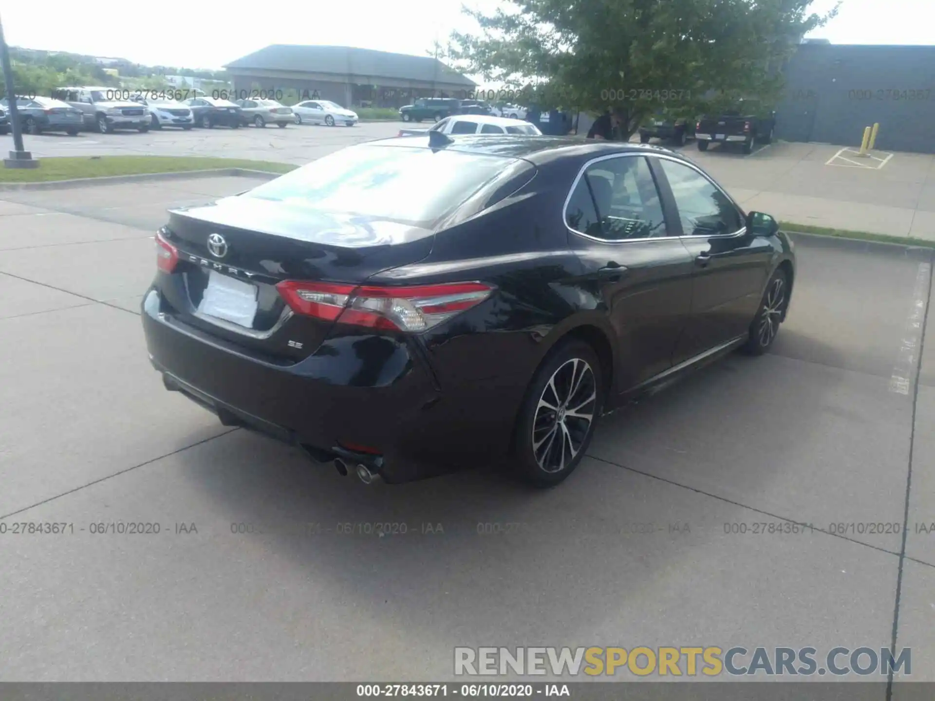 4 Photograph of a damaged car 4T1B11HKXKU739157 TOYOTA CAMRY 2019