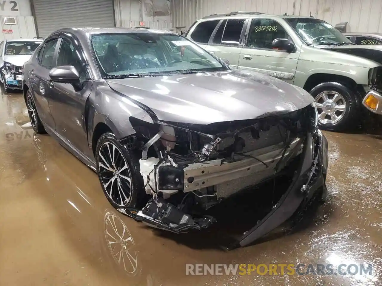 1 Photograph of a damaged car 4T1B11HKXKU739627 TOYOTA CAMRY 2019