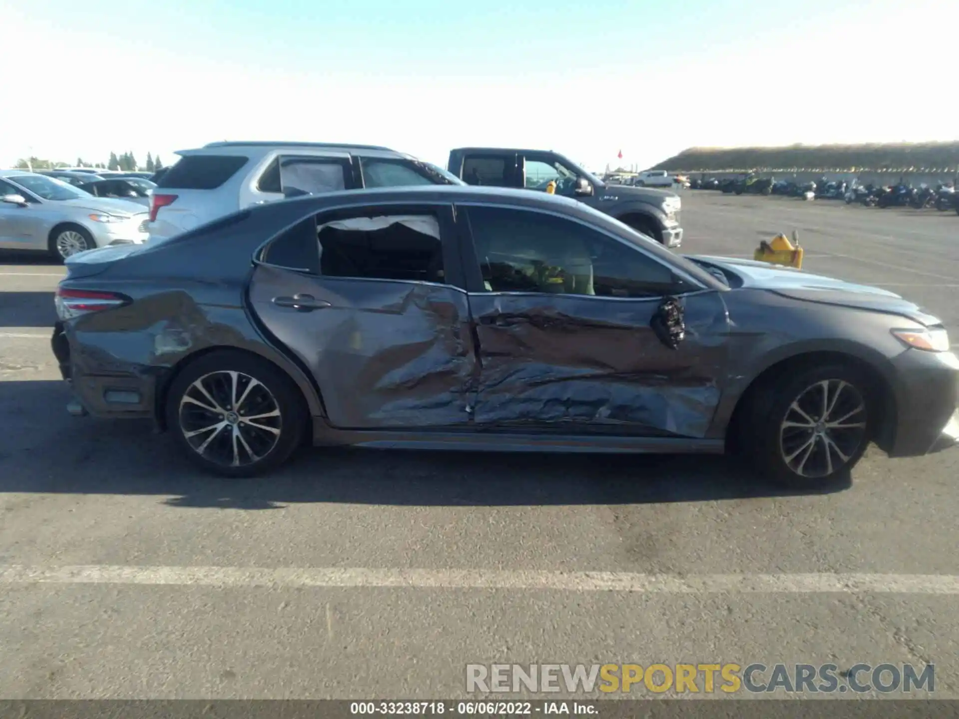 6 Photograph of a damaged car 4T1B11HKXKU740017 TOYOTA CAMRY 2019