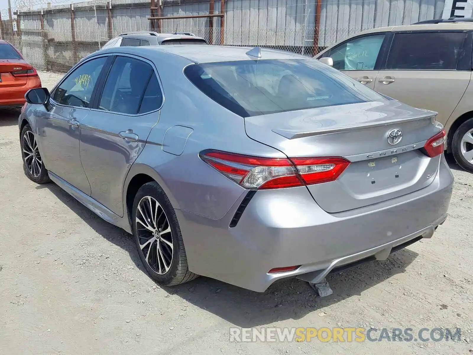 3 Фотография поврежденного автомобиля 4T1B11HKXKU740342 TOYOTA CAMRY 2019