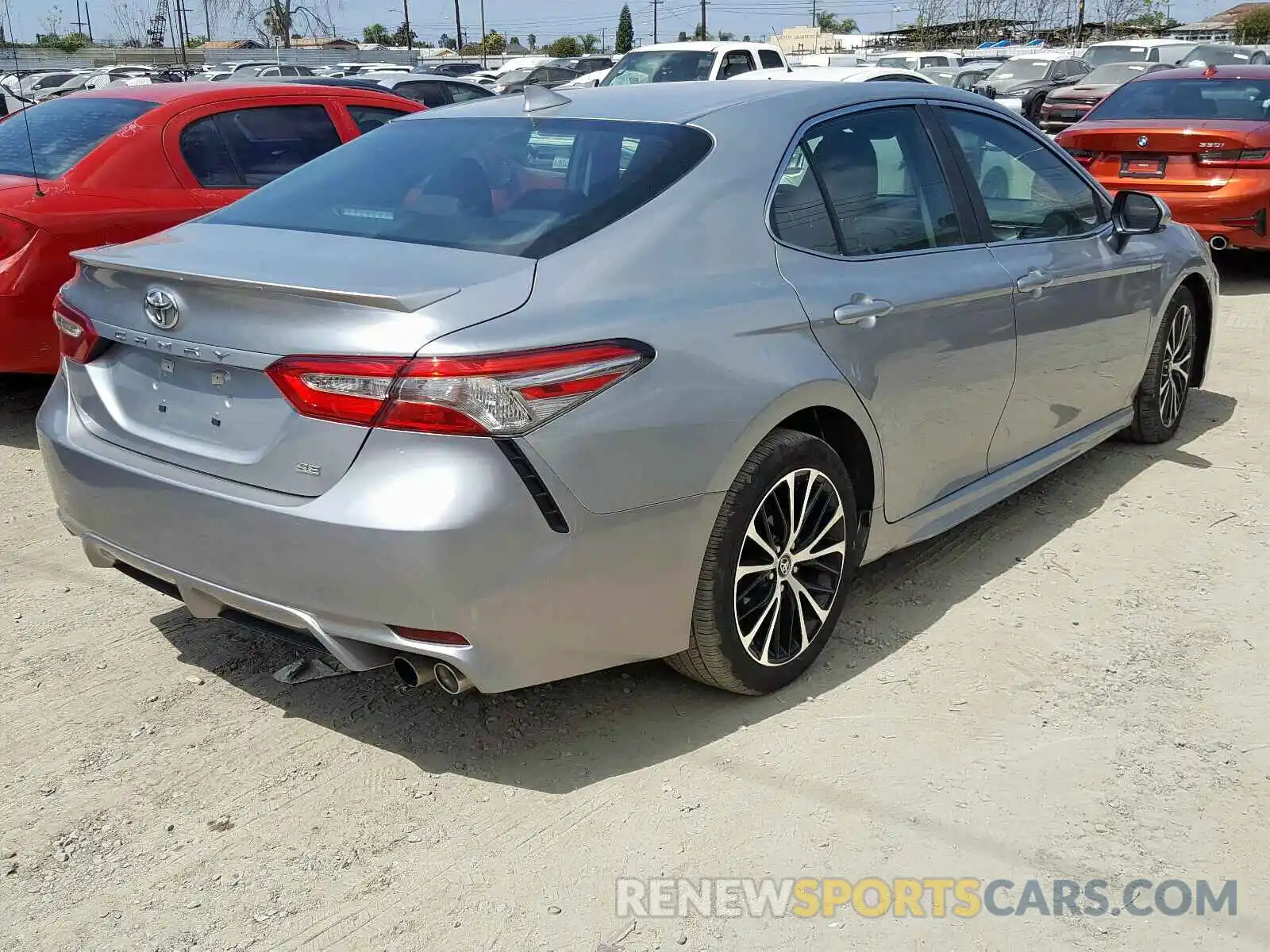 4 Photograph of a damaged car 4T1B11HKXKU740342 TOYOTA CAMRY 2019