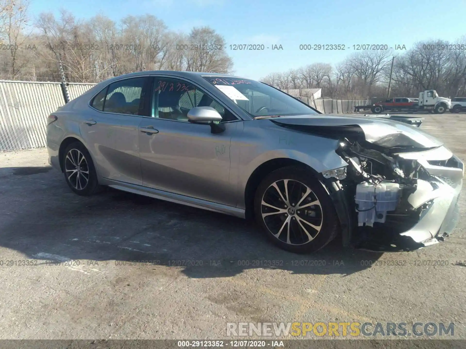 1 Photograph of a damaged car 4T1B11HKXKU741166 TOYOTA CAMRY 2019