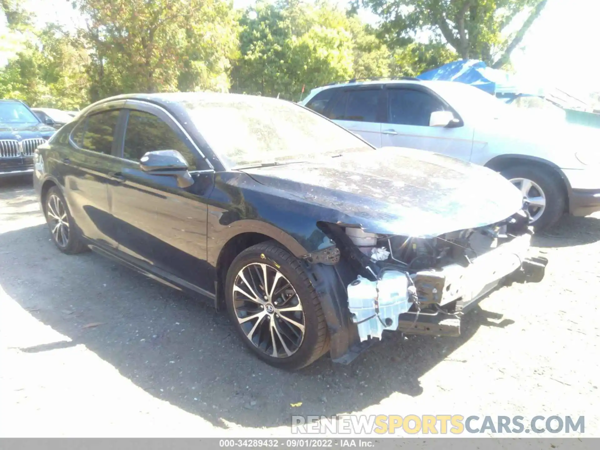 1 Photograph of a damaged car 4T1B11HKXKU741250 TOYOTA CAMRY 2019