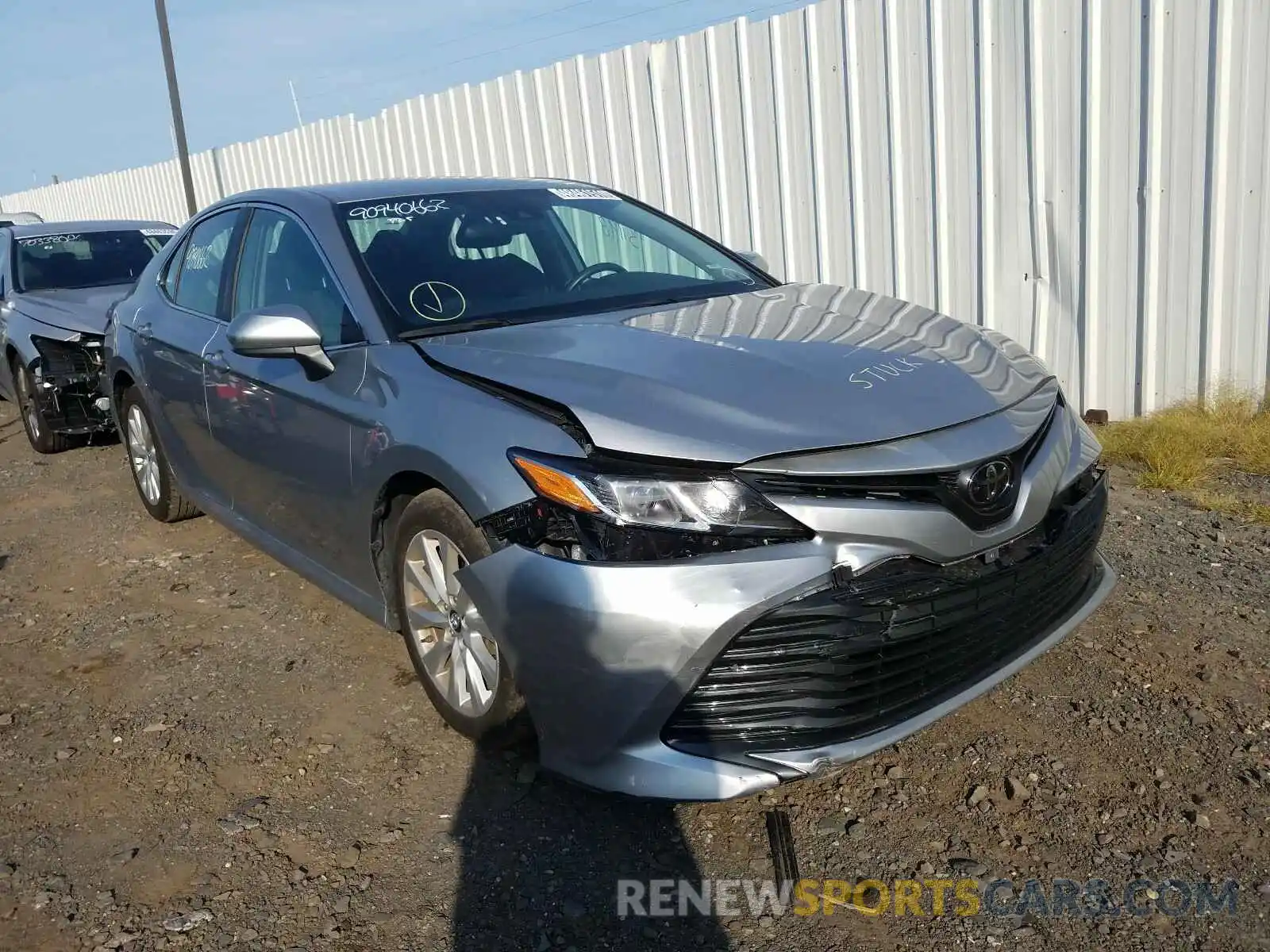 1 Photograph of a damaged car 4T1B11HKXKU743113 TOYOTA CAMRY 2019