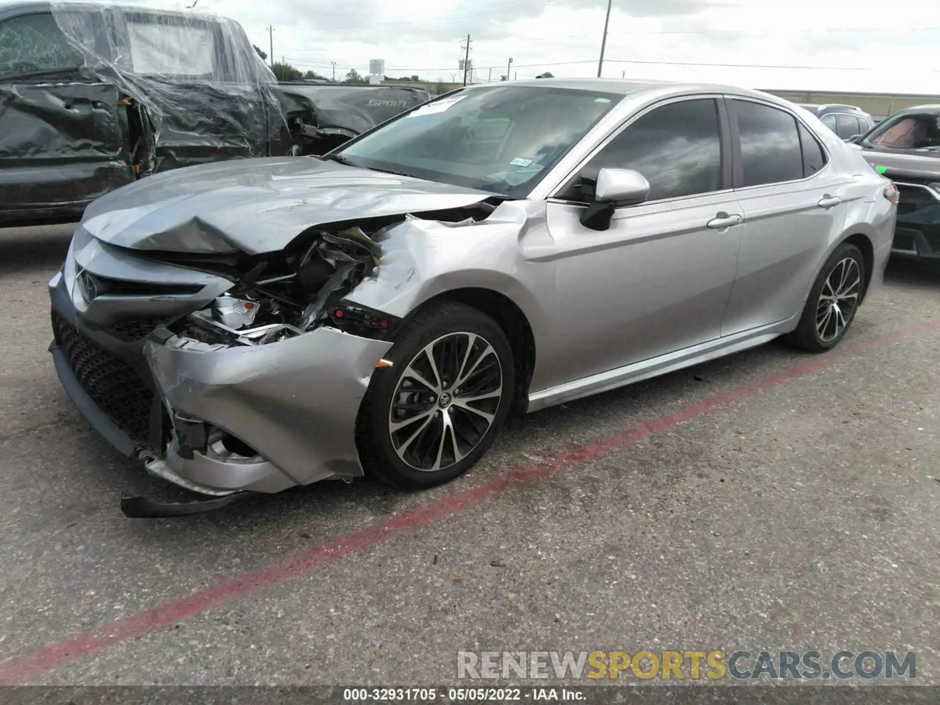 2 Photograph of a damaged car 4T1B11HKXKU743435 TOYOTA CAMRY 2019