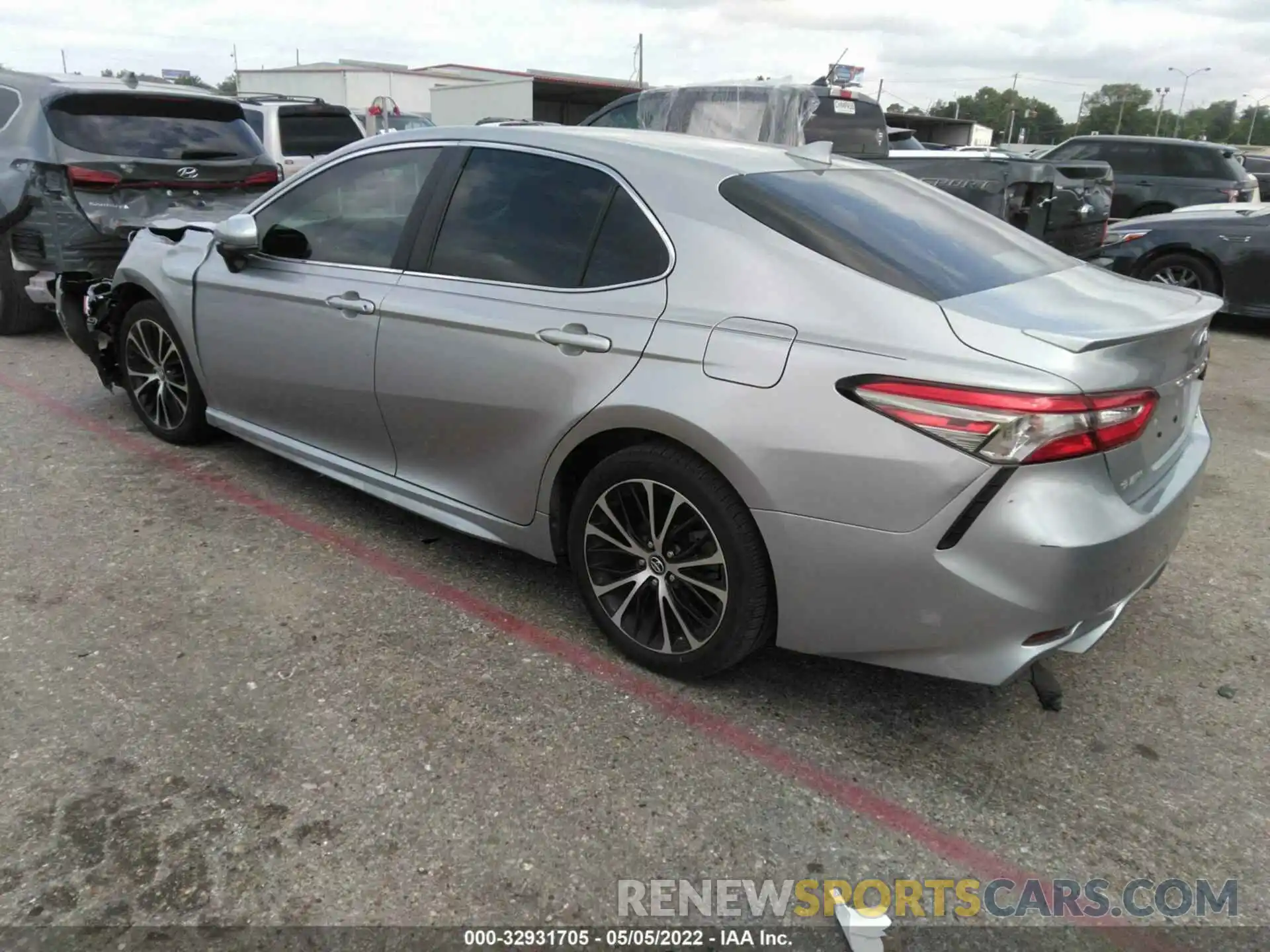 3 Photograph of a damaged car 4T1B11HKXKU743435 TOYOTA CAMRY 2019