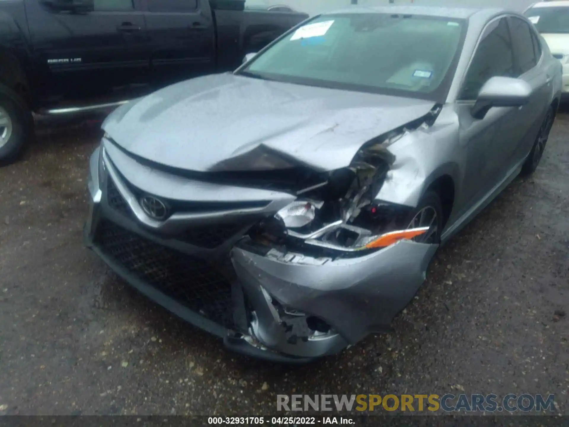 6 Photograph of a damaged car 4T1B11HKXKU743435 TOYOTA CAMRY 2019