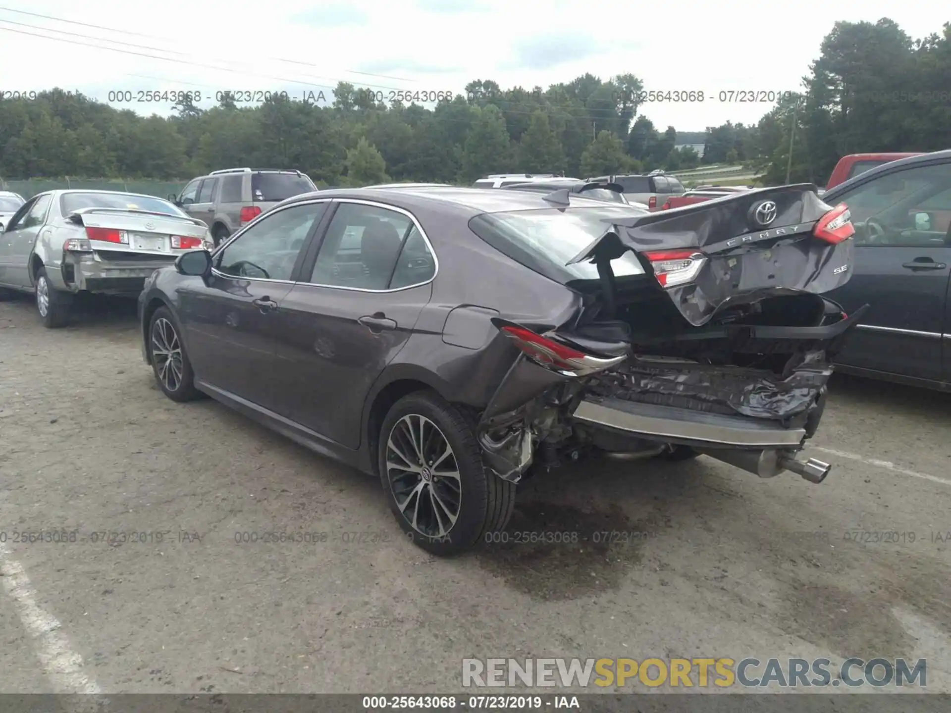 3 Photograph of a damaged car 4T1B11HKXKU743676 TOYOTA CAMRY 2019