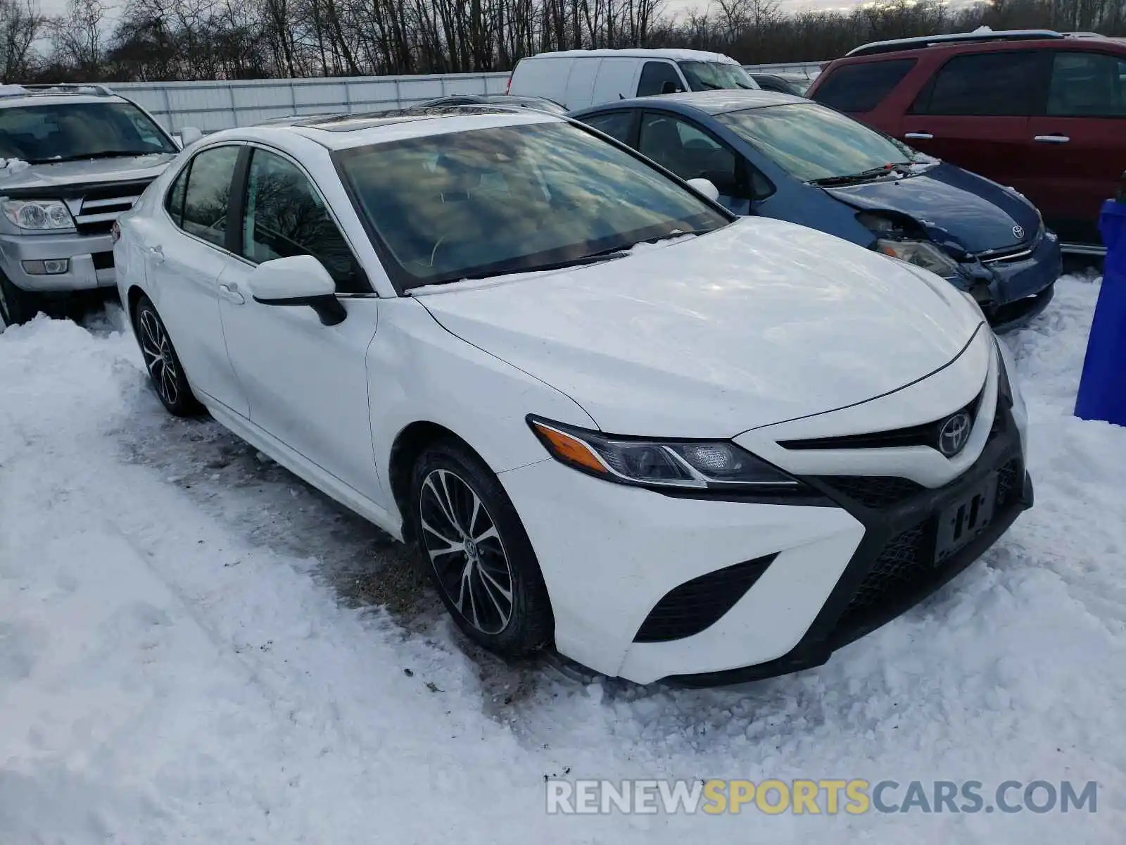 1 Photograph of a damaged car 4T1B11HKXKU744746 TOYOTA CAMRY 2019