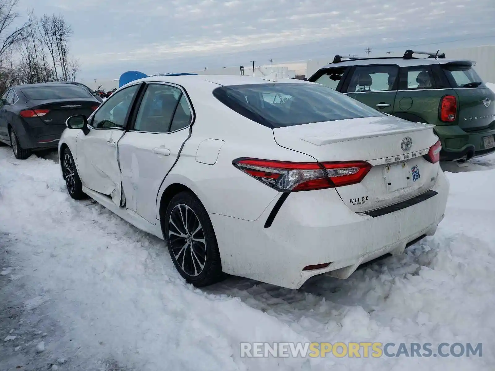 3 Photograph of a damaged car 4T1B11HKXKU744746 TOYOTA CAMRY 2019