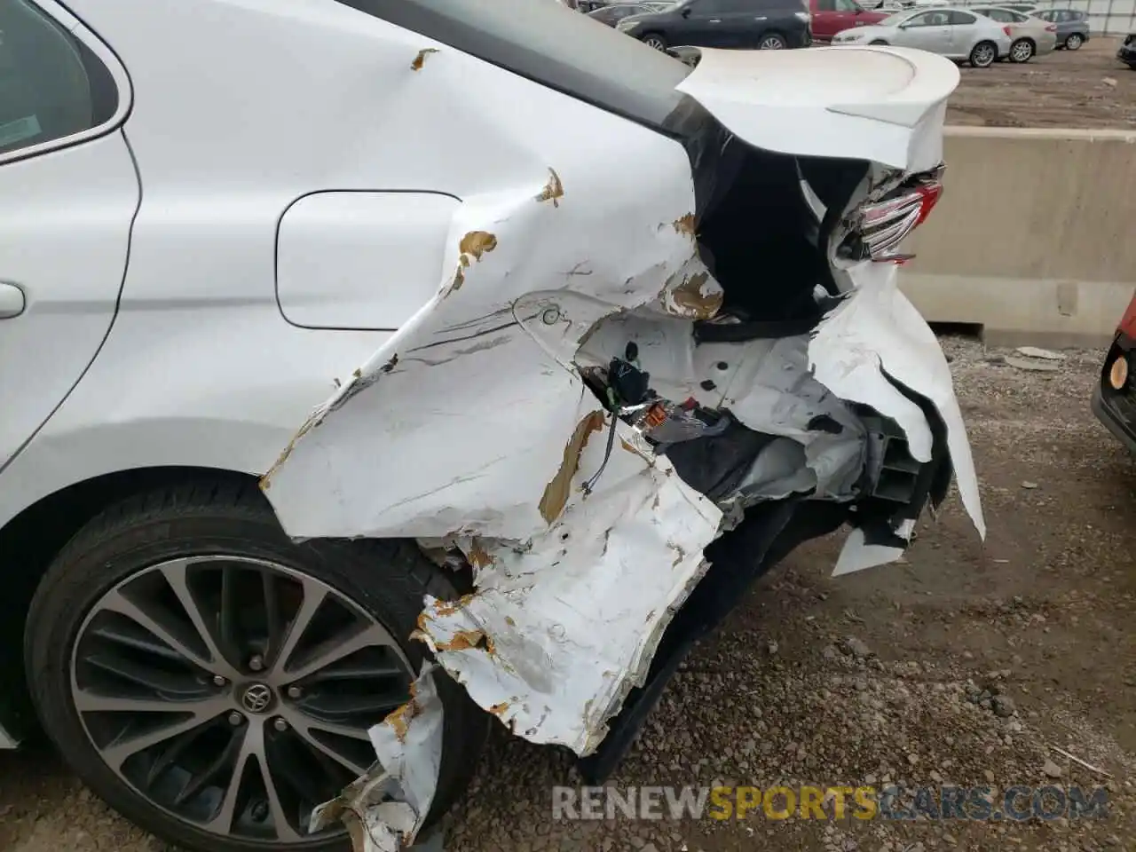 9 Photograph of a damaged car 4T1B11HKXKU745931 TOYOTA CAMRY 2019