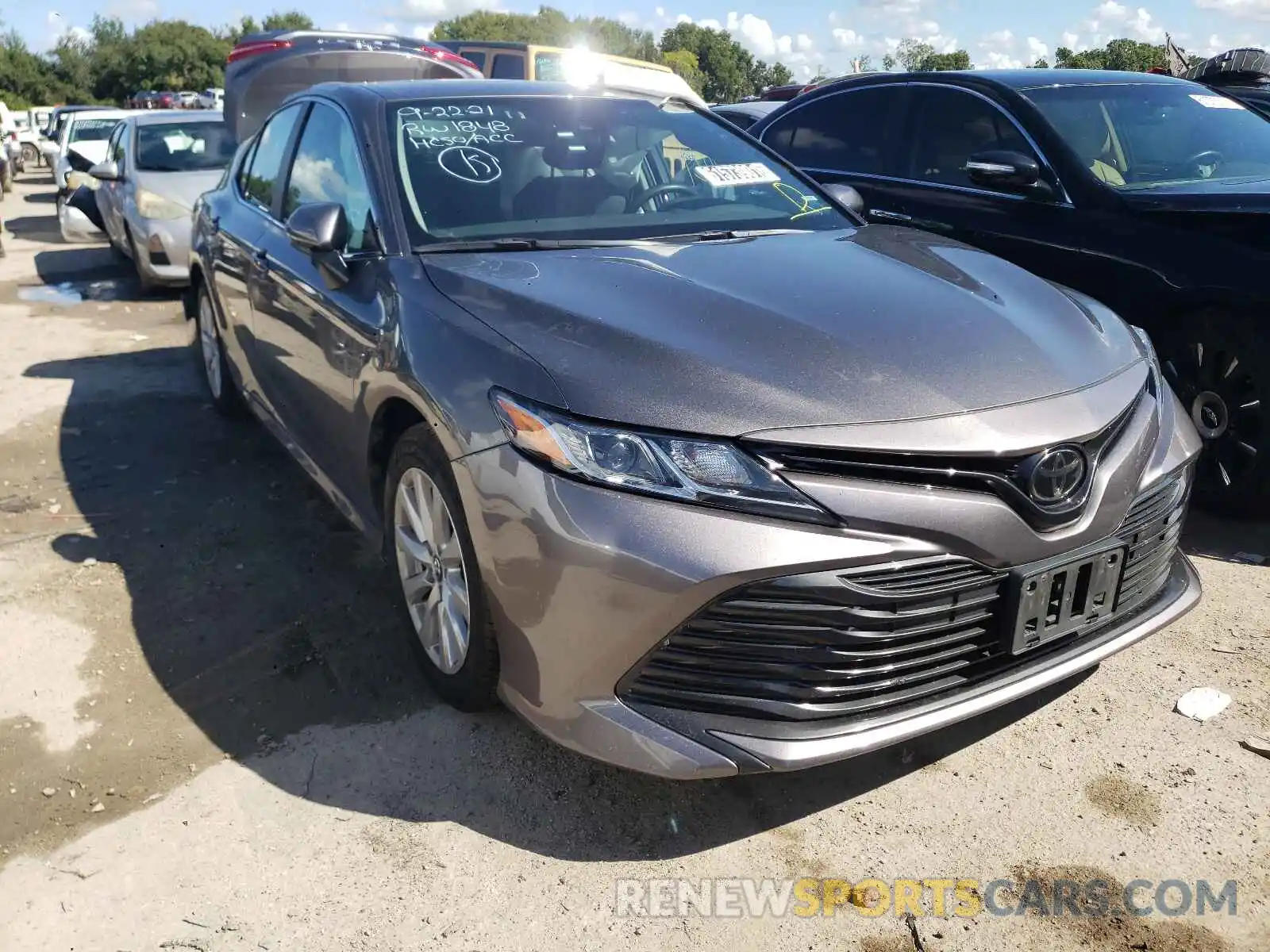 1 Photograph of a damaged car 4T1B11HKXKU747503 TOYOTA CAMRY 2019