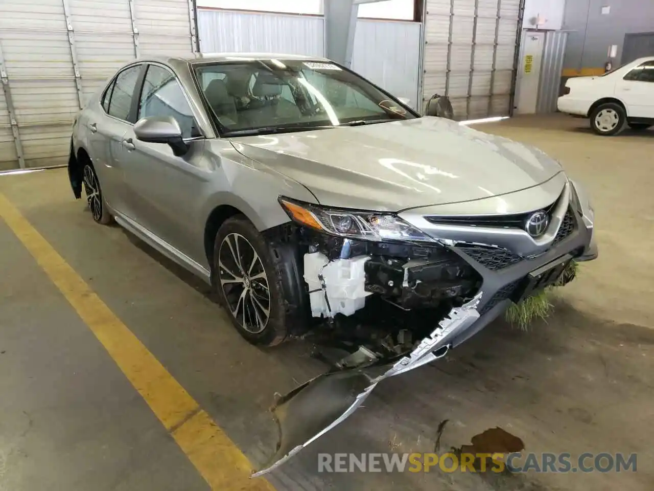 1 Photograph of a damaged car 4T1B11HKXKU747615 TOYOTA CAMRY 2019