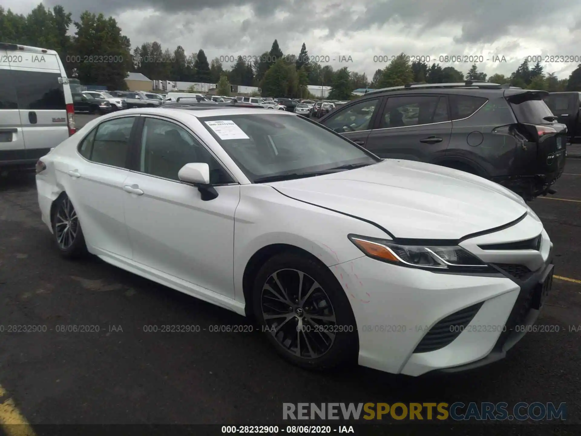 1 Photograph of a damaged car 4T1B11HKXKU750126 TOYOTA CAMRY 2019