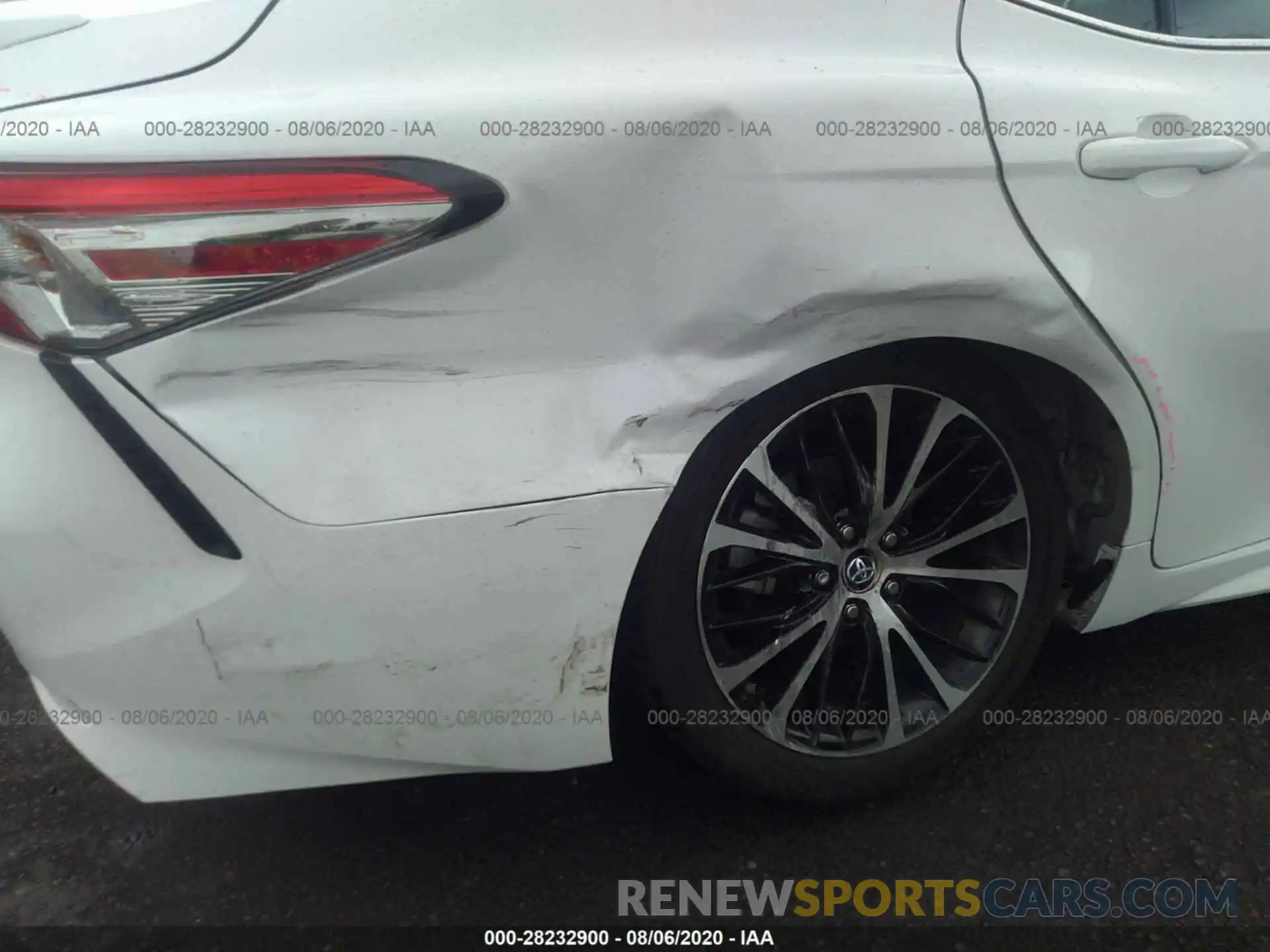 6 Photograph of a damaged car 4T1B11HKXKU750126 TOYOTA CAMRY 2019