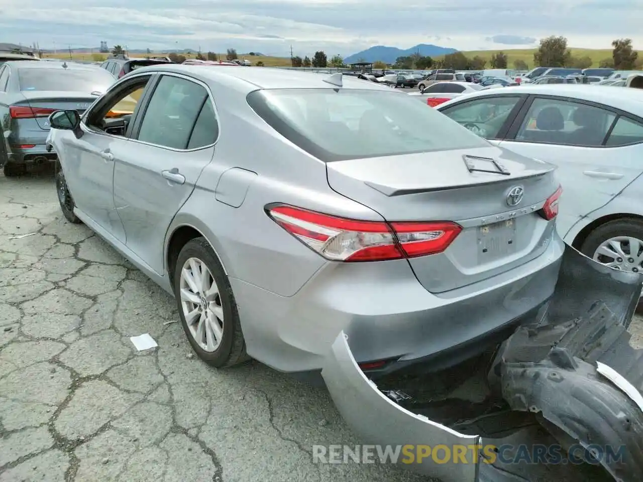 3 Photograph of a damaged car 4T1B11HKXKU750482 TOYOTA CAMRY 2019