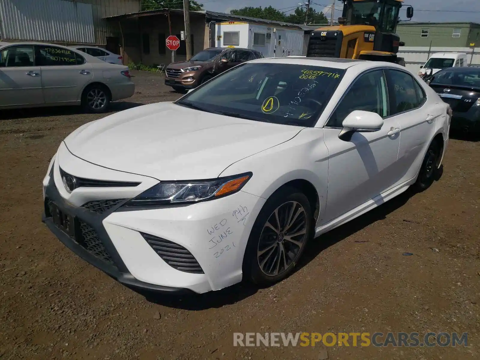 2 Photograph of a damaged car 4T1B11HKXKU750692 TOYOTA CAMRY 2019