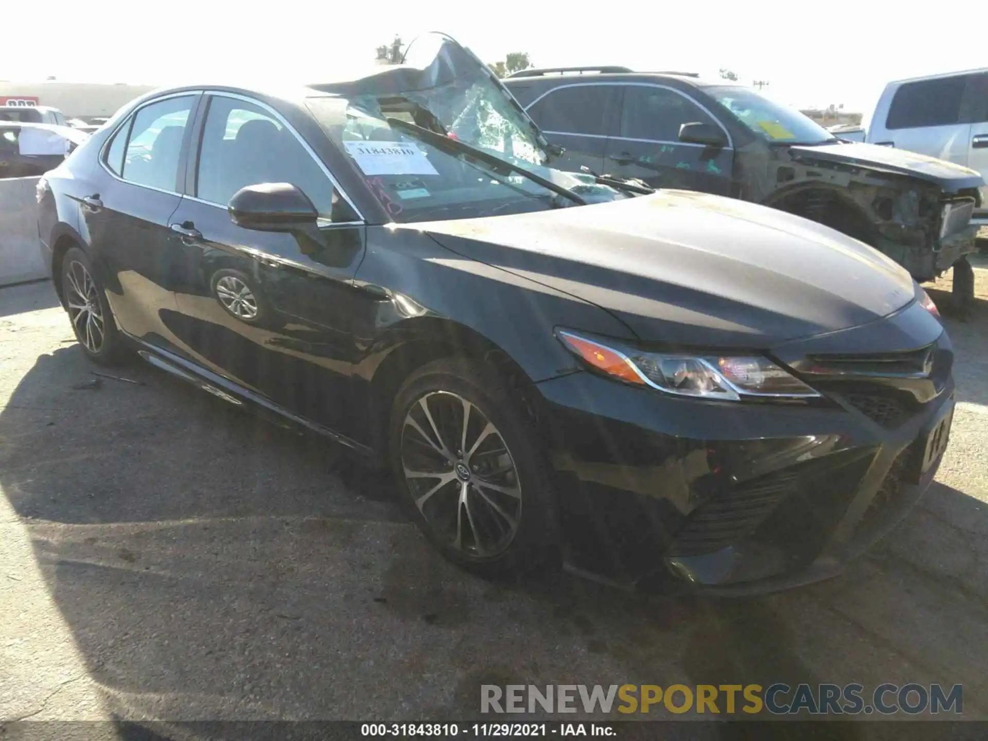 1 Photograph of a damaged car 4T1B11HKXKU751048 TOYOTA CAMRY 2019