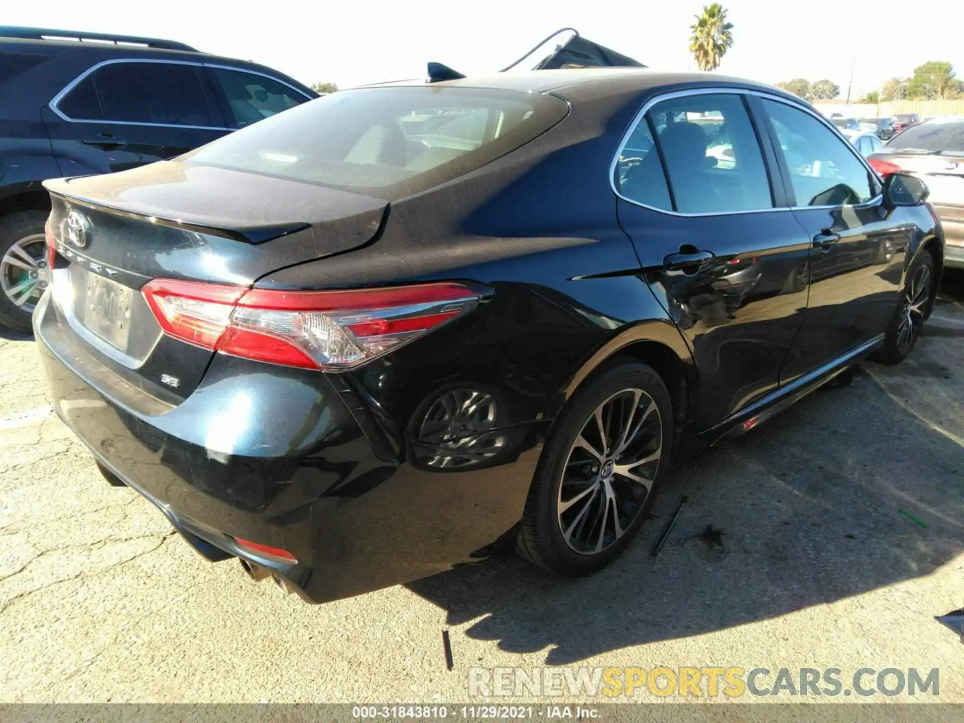 4 Photograph of a damaged car 4T1B11HKXKU751048 TOYOTA CAMRY 2019