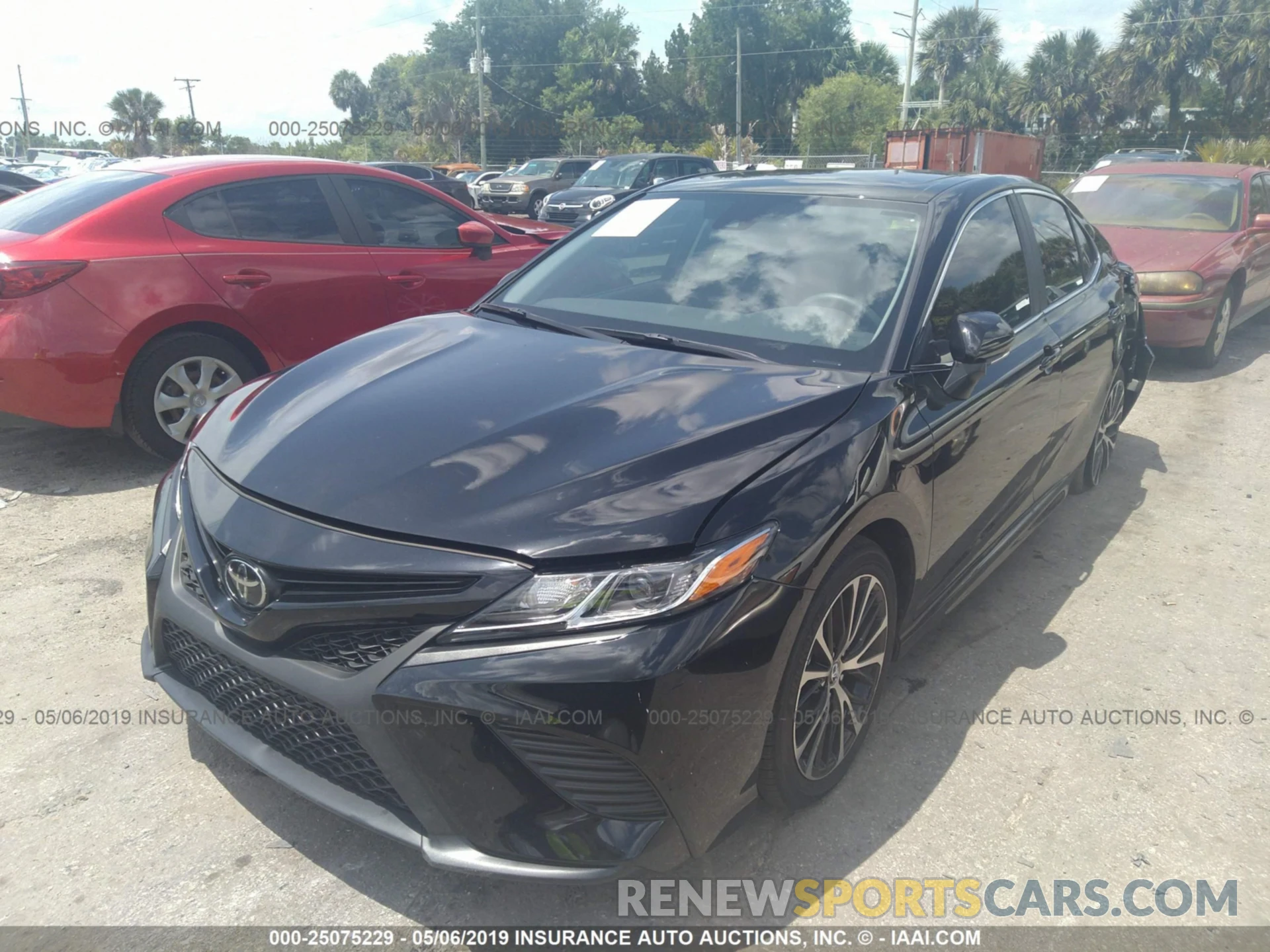 2 Photograph of a damaged car 4T1B11HKXKU751504 TOYOTA CAMRY 2019