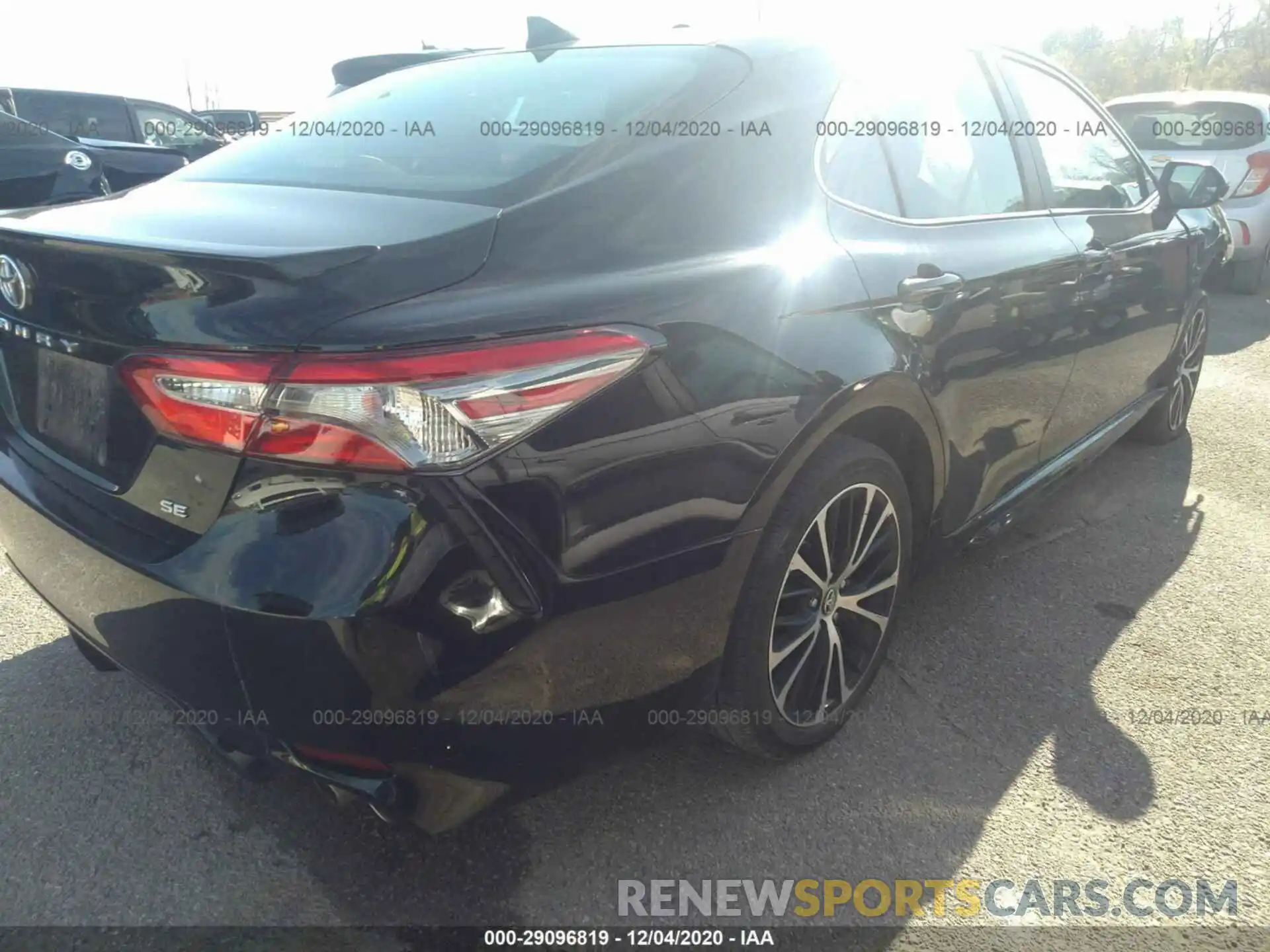 4 Photograph of a damaged car 4T1B11HKXKU752216 TOYOTA CAMRY 2019