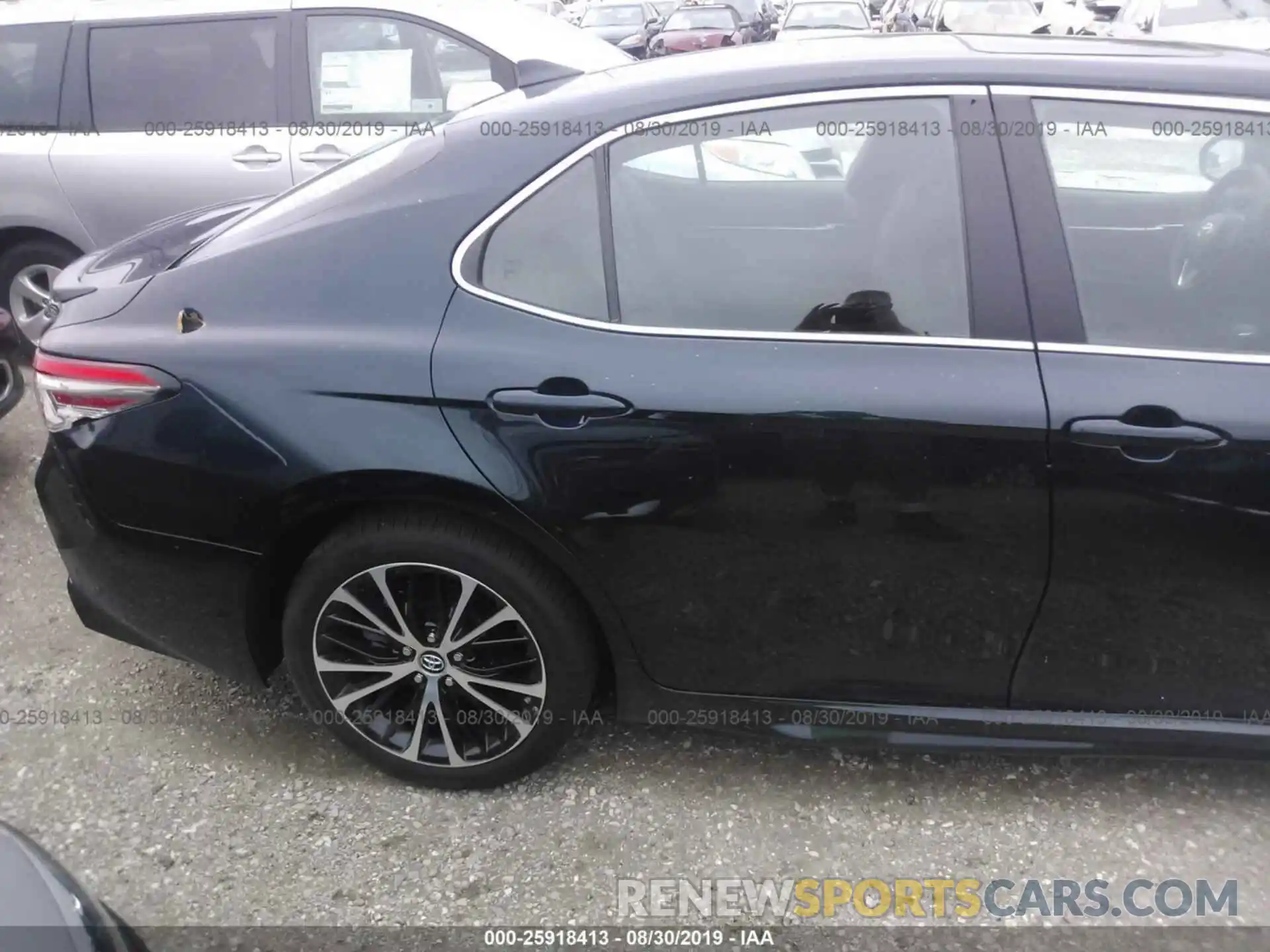 6 Photograph of a damaged car 4T1B11HKXKU752538 TOYOTA CAMRY 2019