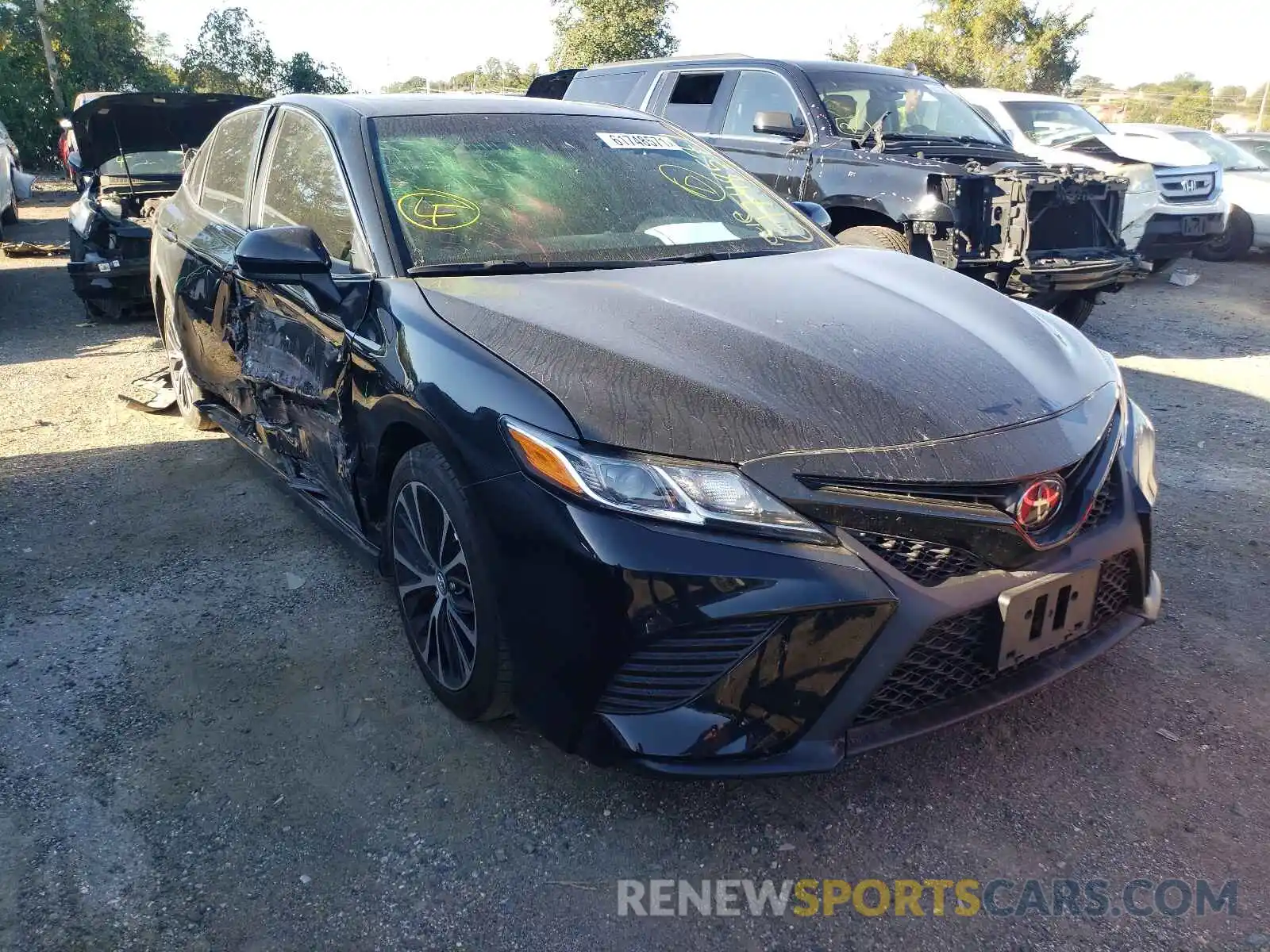 1 Photograph of a damaged car 4T1B11HKXKU752636 TOYOTA CAMRY 2019