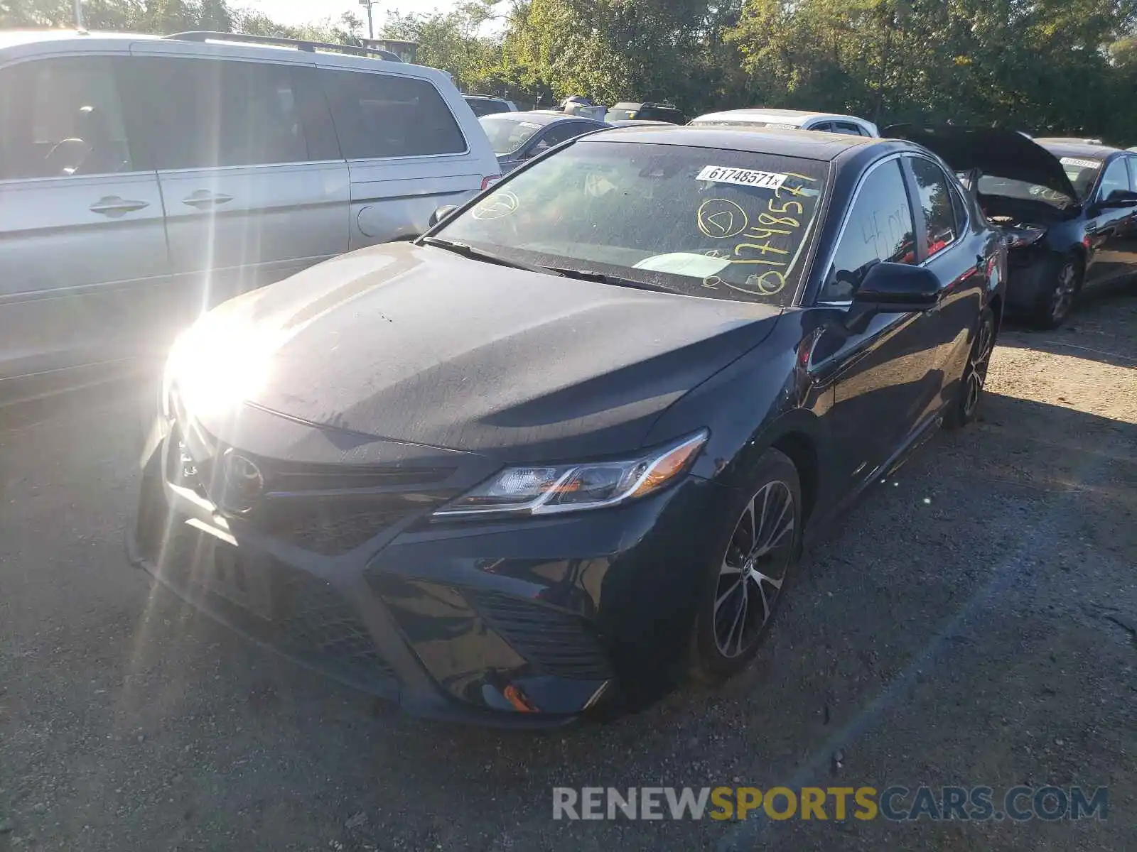 2 Photograph of a damaged car 4T1B11HKXKU752636 TOYOTA CAMRY 2019