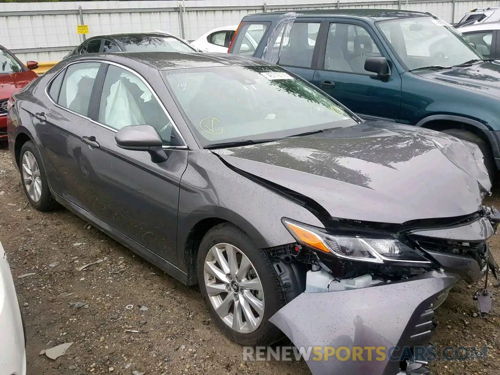 1 Photograph of a damaged car 4T1B11HKXKU753530 TOYOTA CAMRY 2019