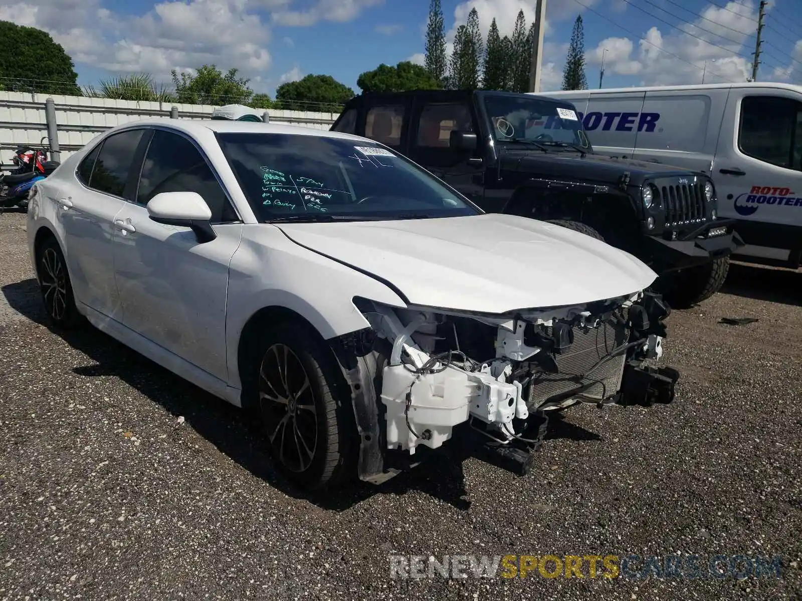 1 Photograph of a damaged car 4T1B11HKXKU754340 TOYOTA CAMRY 2019