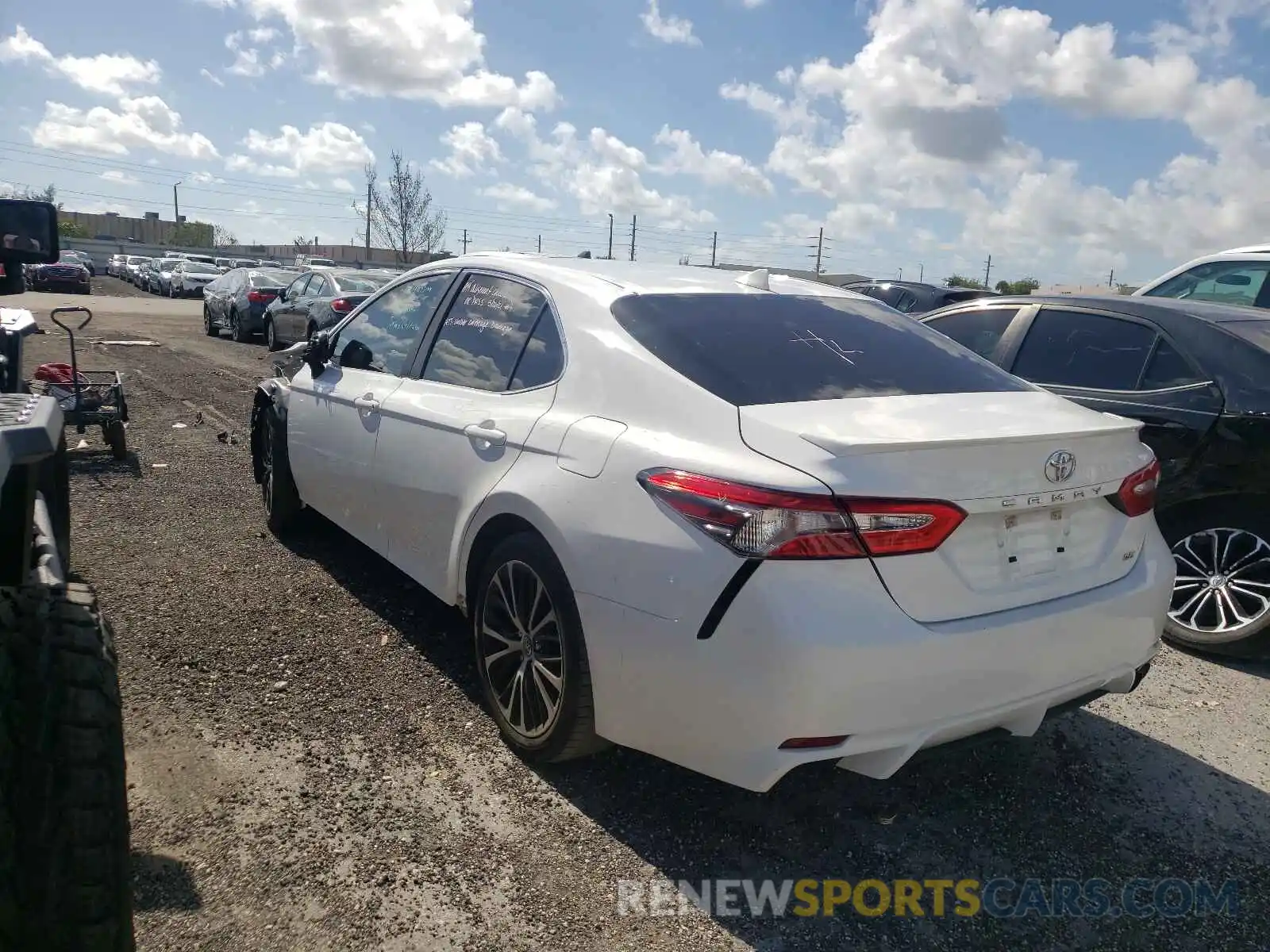 3 Photograph of a damaged car 4T1B11HKXKU754340 TOYOTA CAMRY 2019