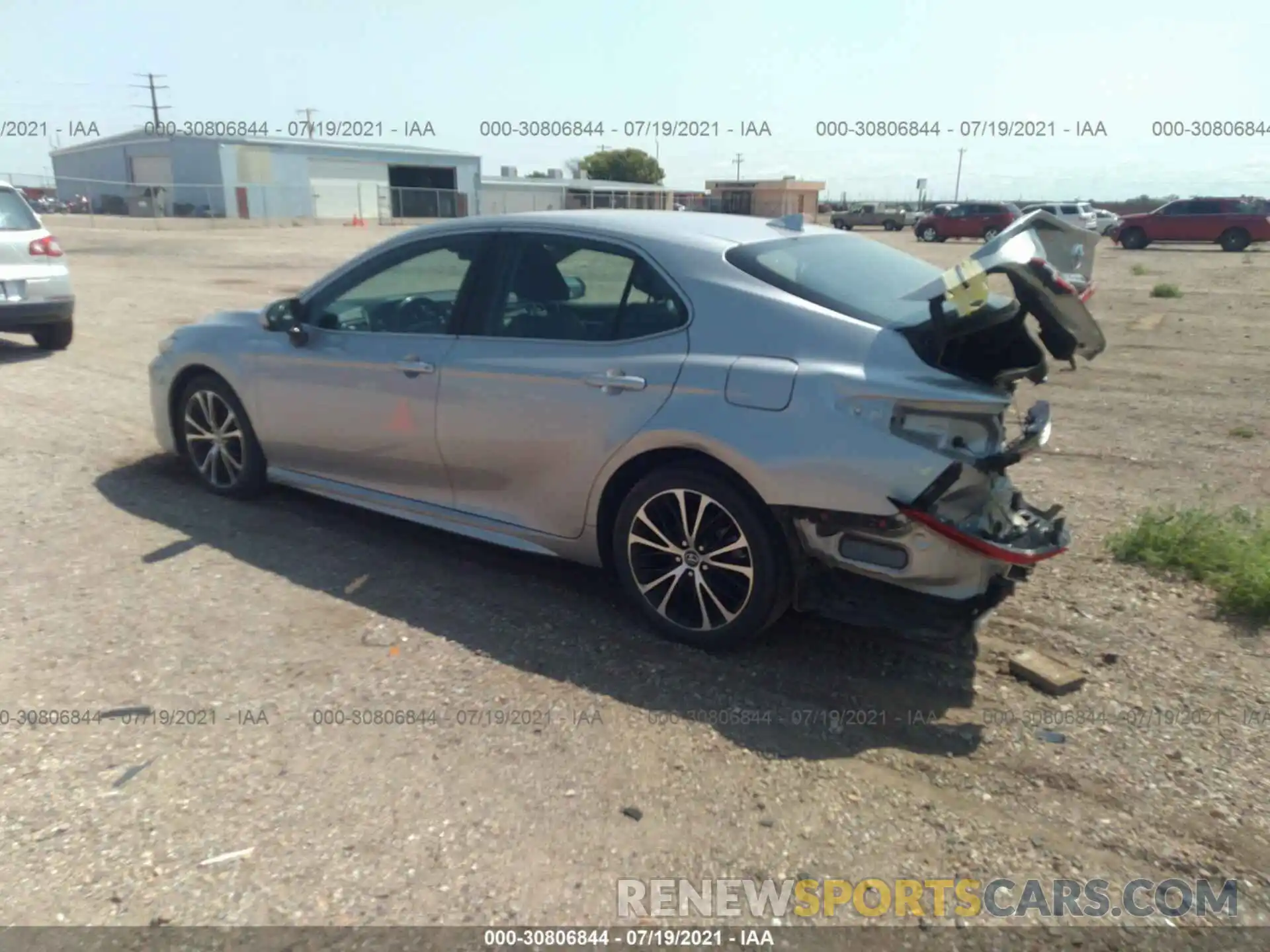 3 Photograph of a damaged car 4T1B11HKXKU754435 TOYOTA CAMRY 2019