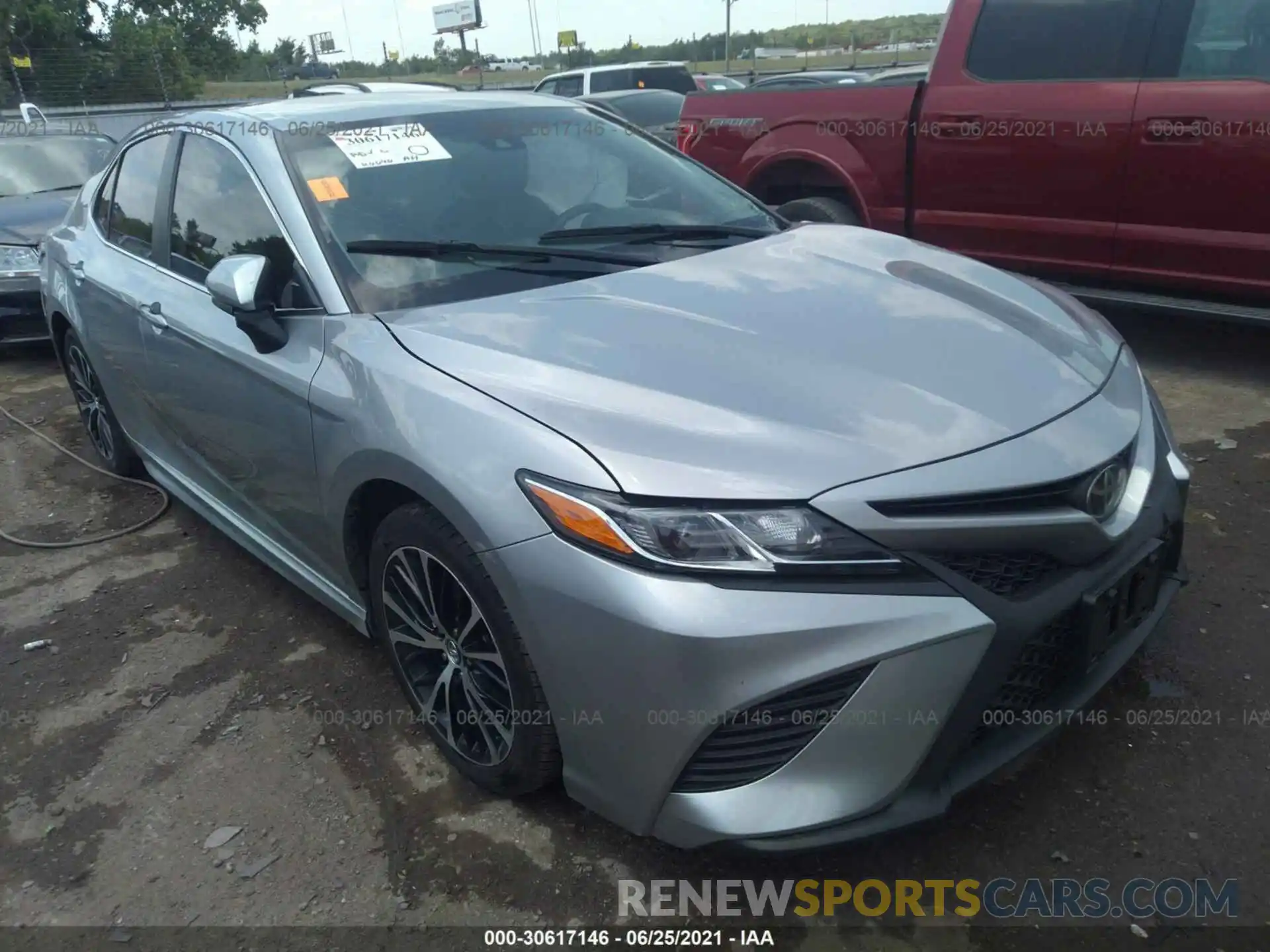 1 Photograph of a damaged car 4T1B11HKXKU754595 TOYOTA CAMRY 2019