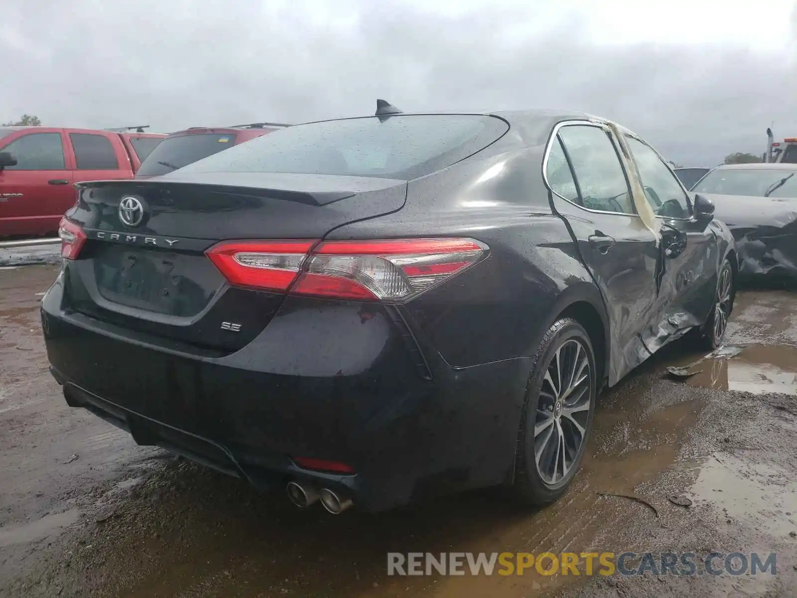 4 Photograph of a damaged car 4T1B11HKXKU755715 TOYOTA CAMRY 2019