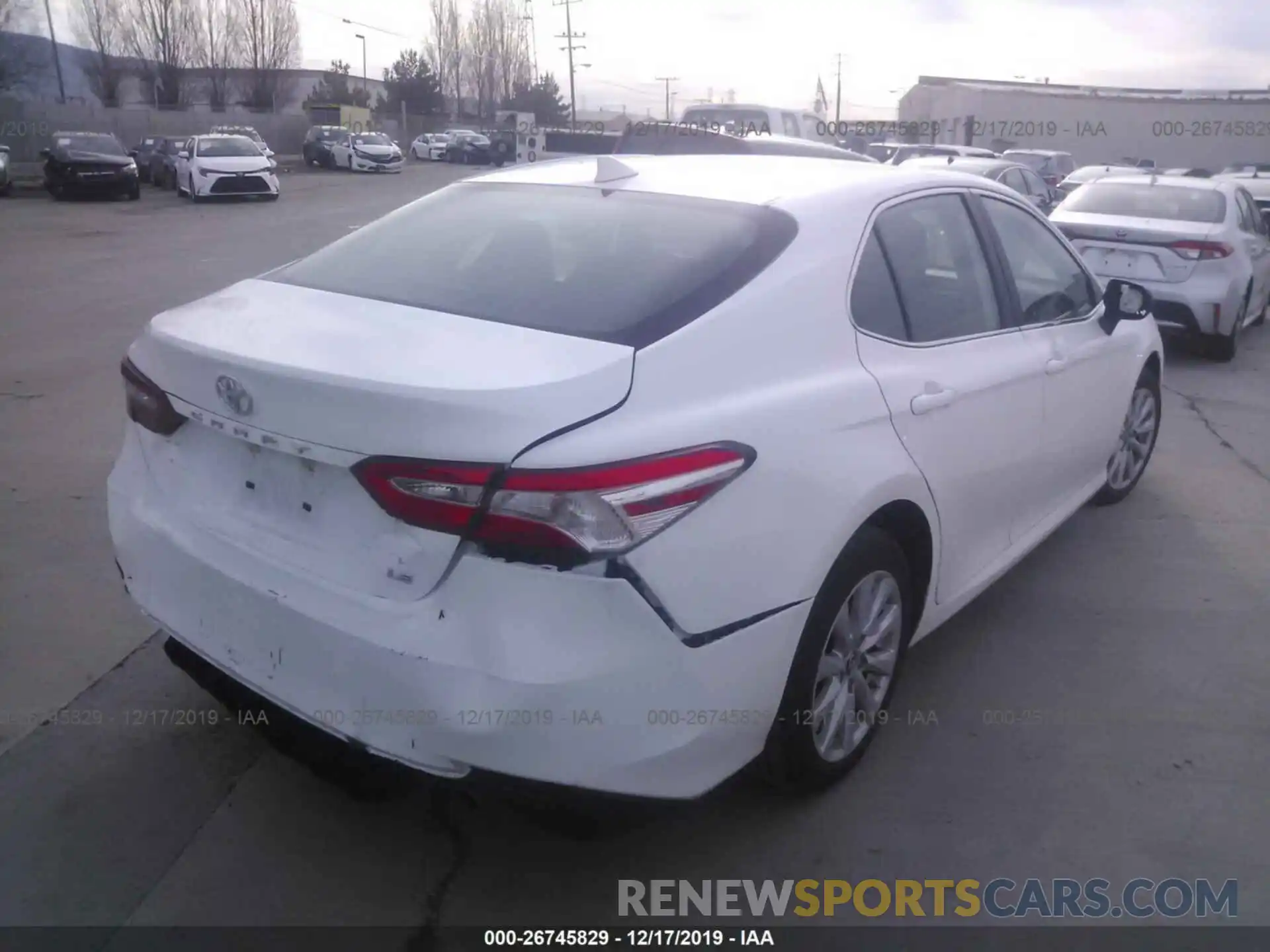 4 Фотография поврежденного автомобиля 4T1B11HKXKU756542 TOYOTA CAMRY 2019