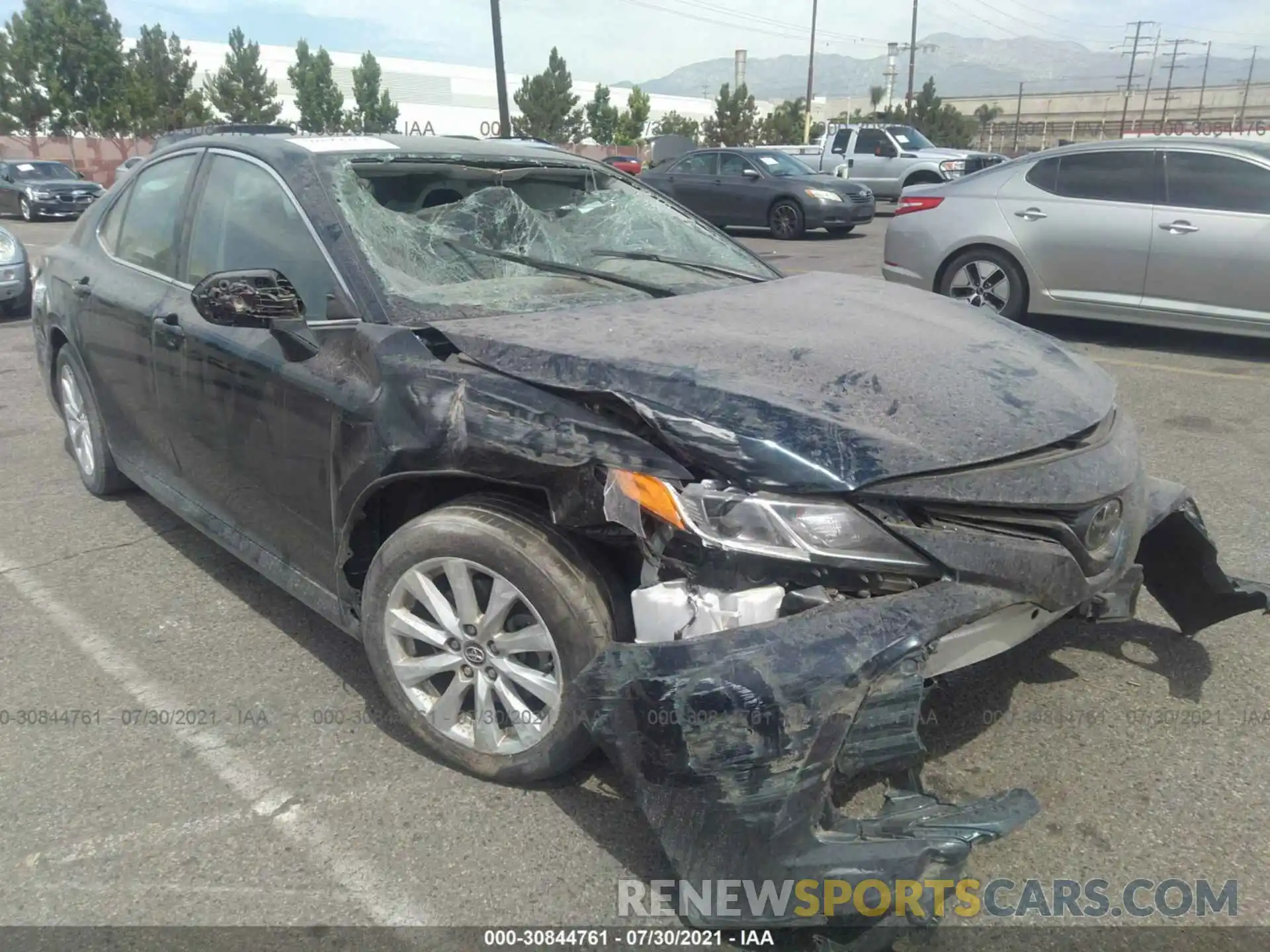 1 Photograph of a damaged car 4T1B11HKXKU756556 TOYOTA CAMRY 2019