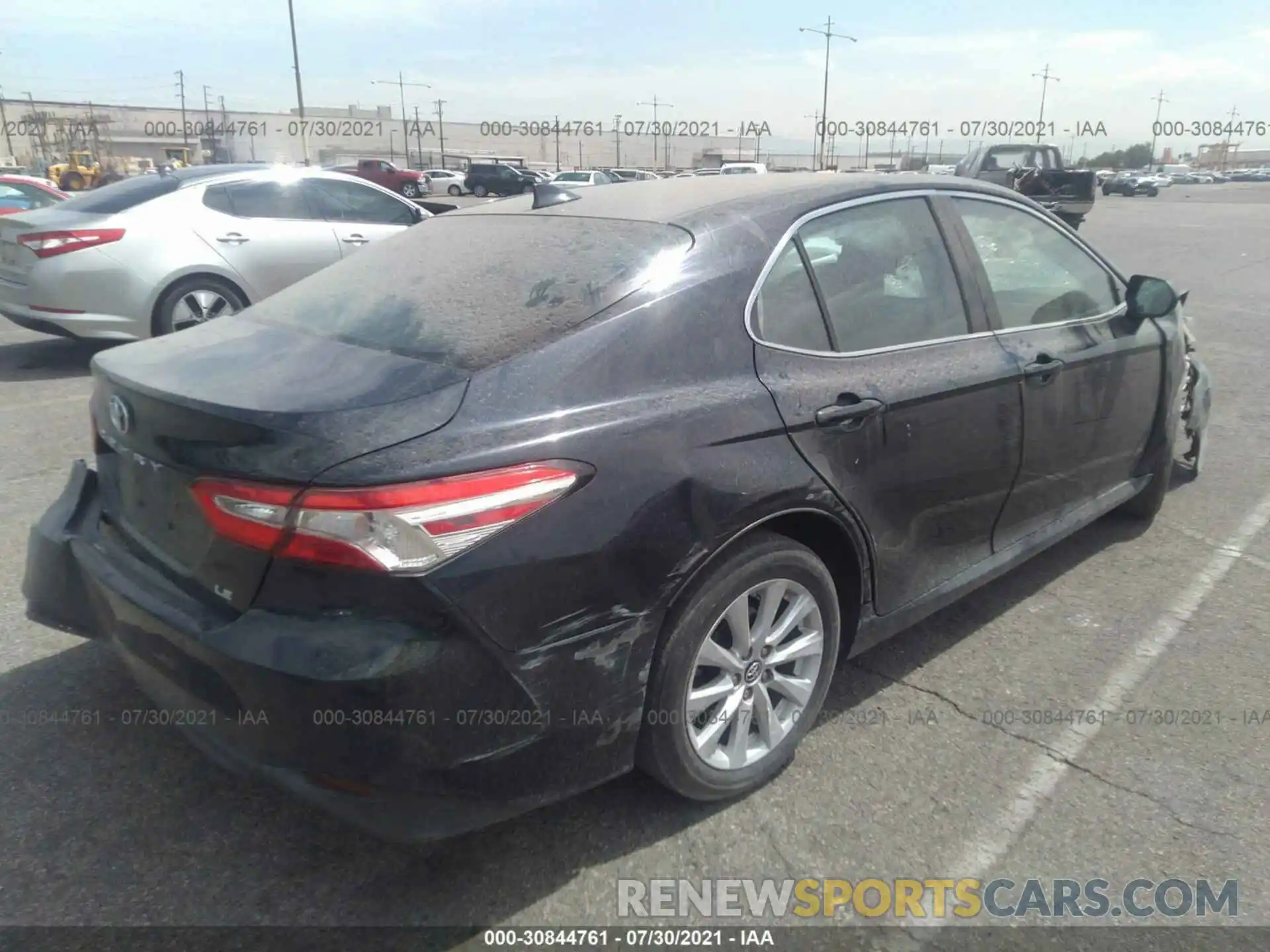 4 Photograph of a damaged car 4T1B11HKXKU756556 TOYOTA CAMRY 2019