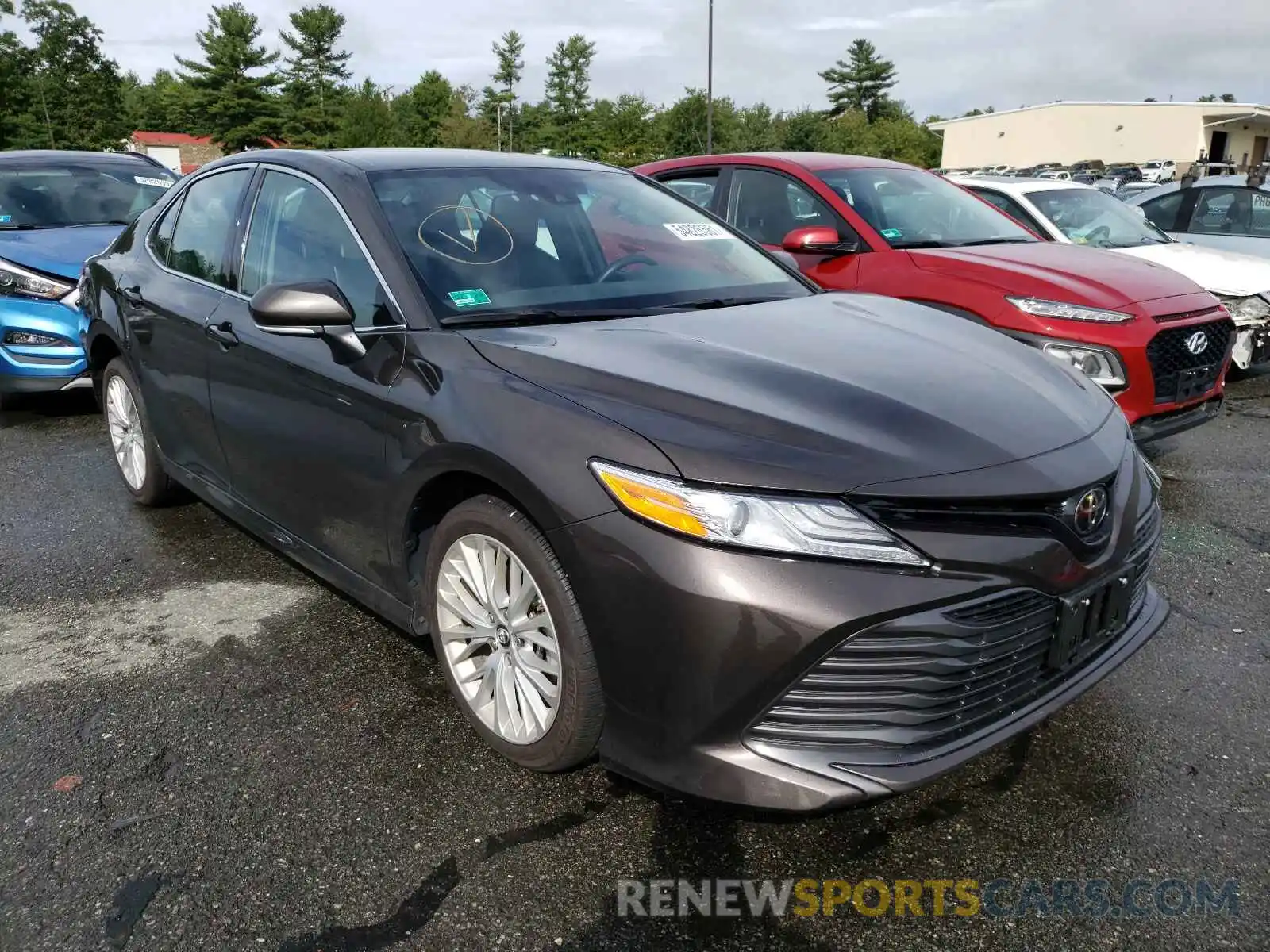 1 Photograph of a damaged car 4T1B11HKXKU756959 TOYOTA CAMRY 2019