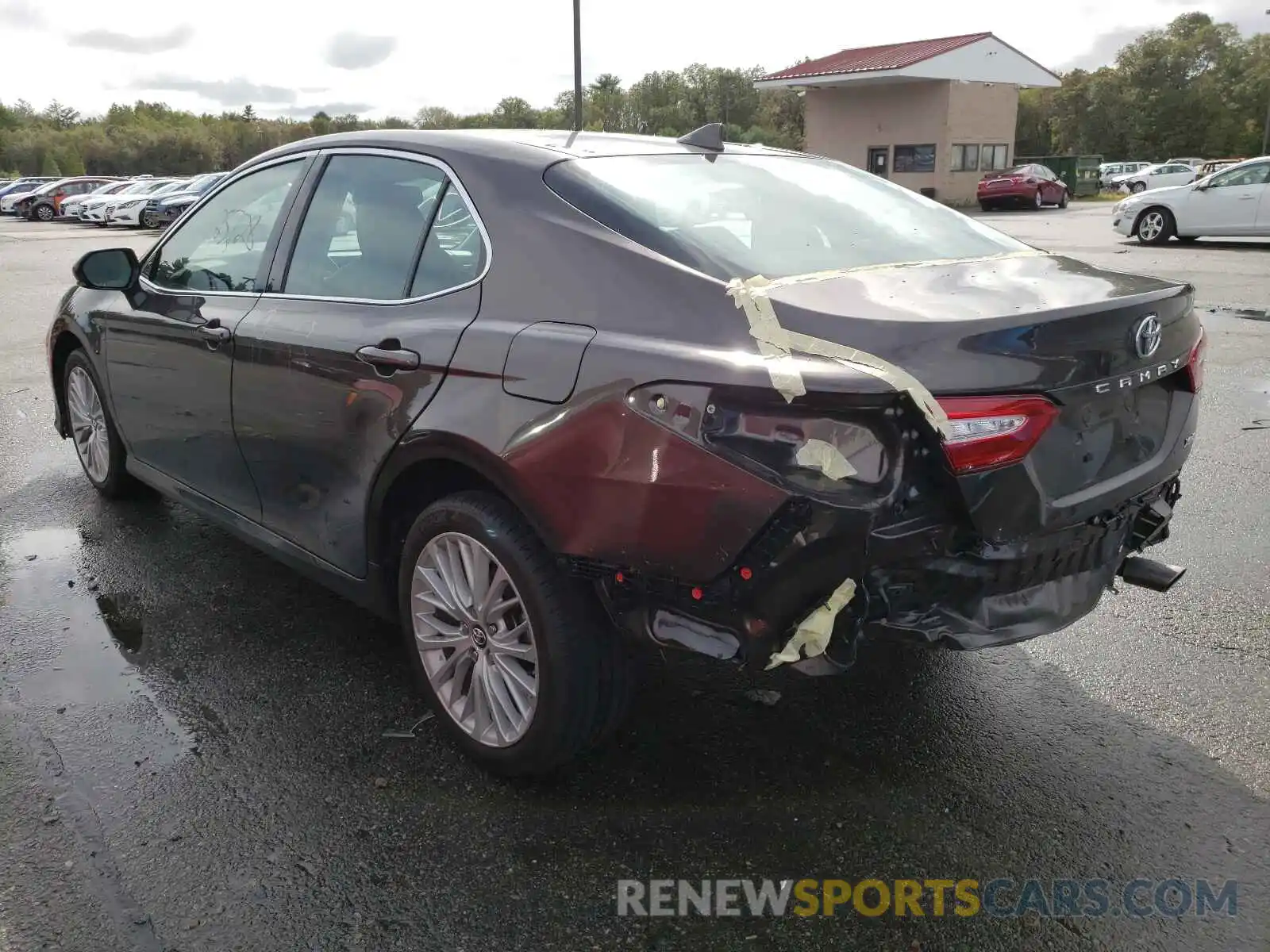 3 Photograph of a damaged car 4T1B11HKXKU756959 TOYOTA CAMRY 2019