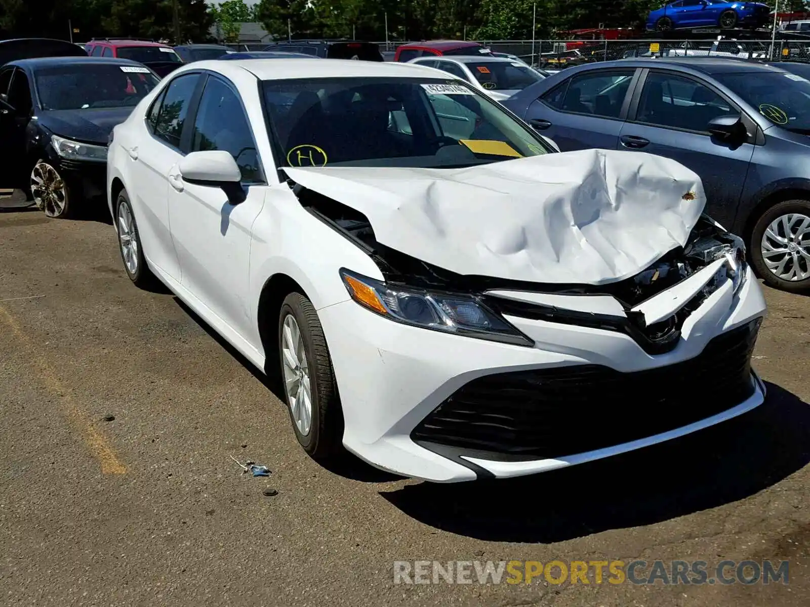 1 Photograph of a damaged car 4T1B11HKXKU757576 TOYOTA CAMRY 2019