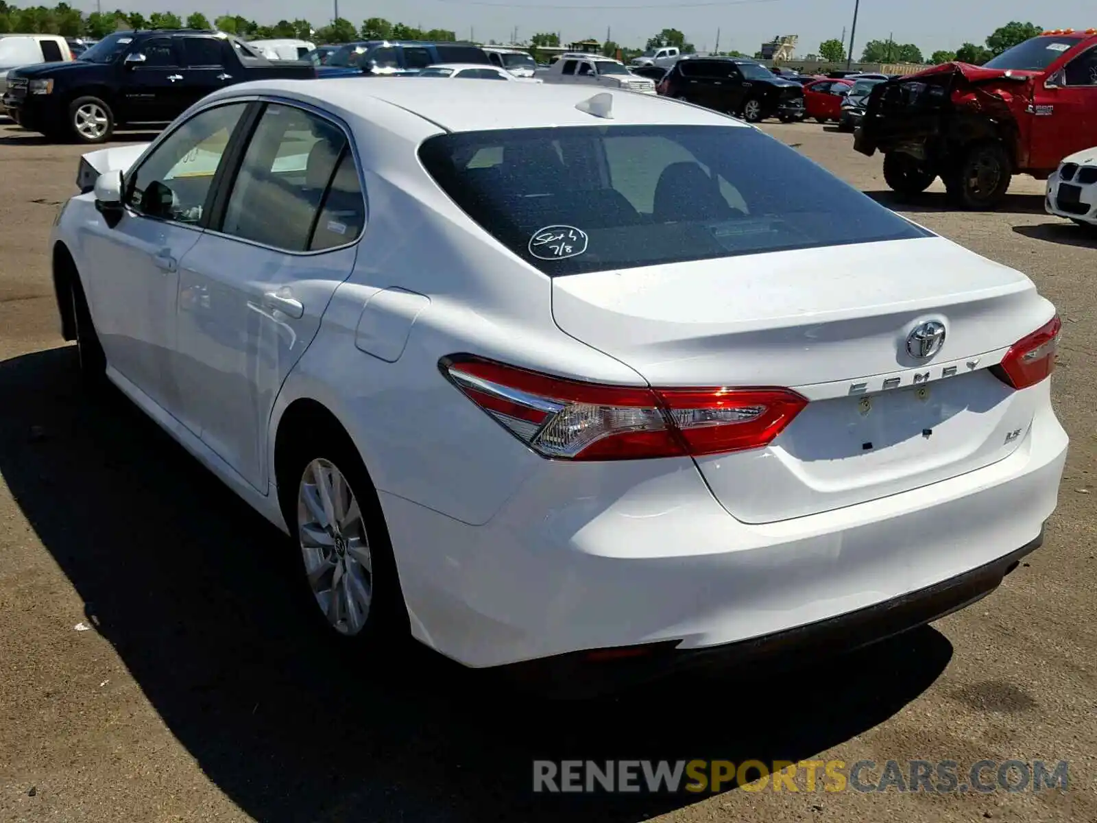 3 Photograph of a damaged car 4T1B11HKXKU757576 TOYOTA CAMRY 2019